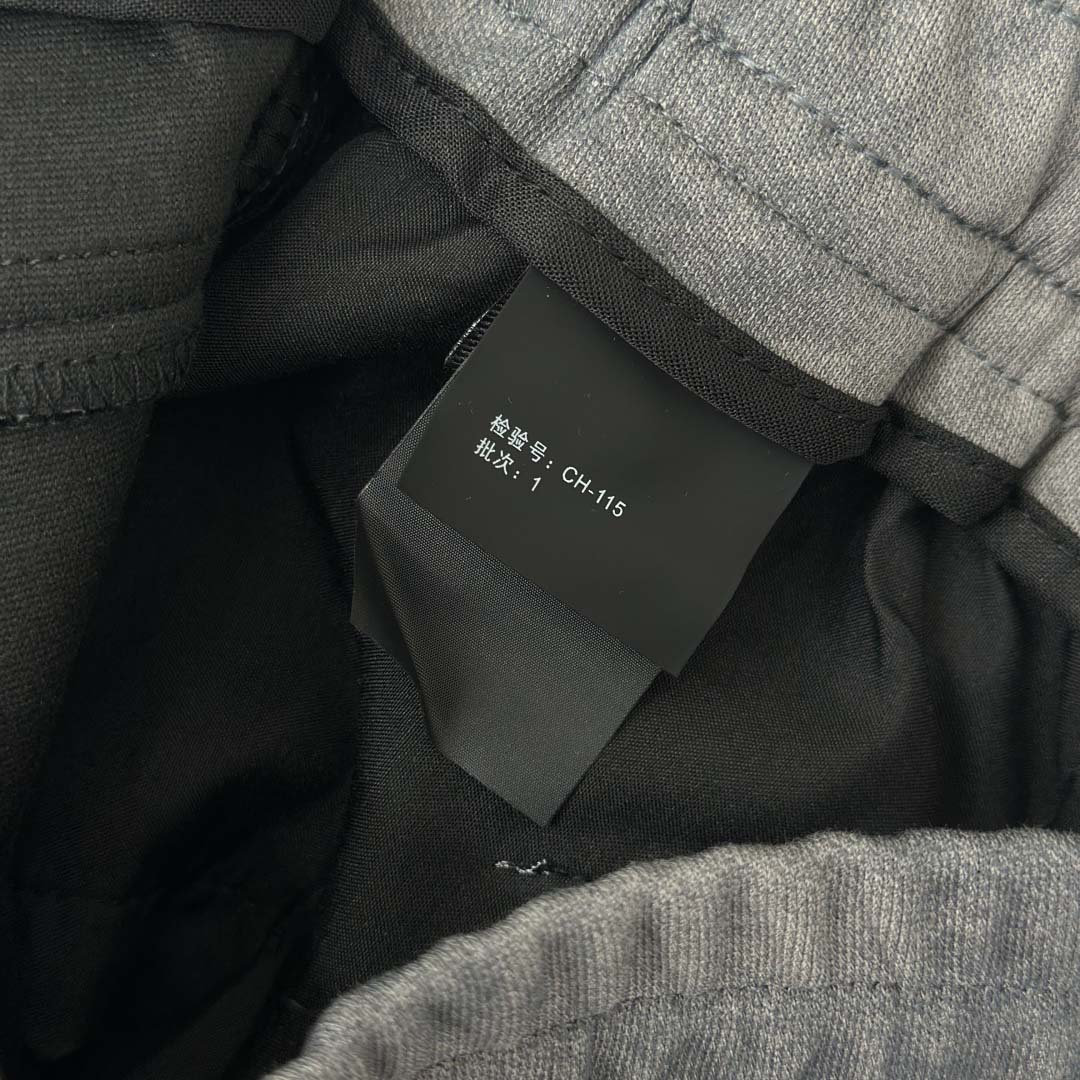 Louis Vuitton Cotton Pants - FashionPlug