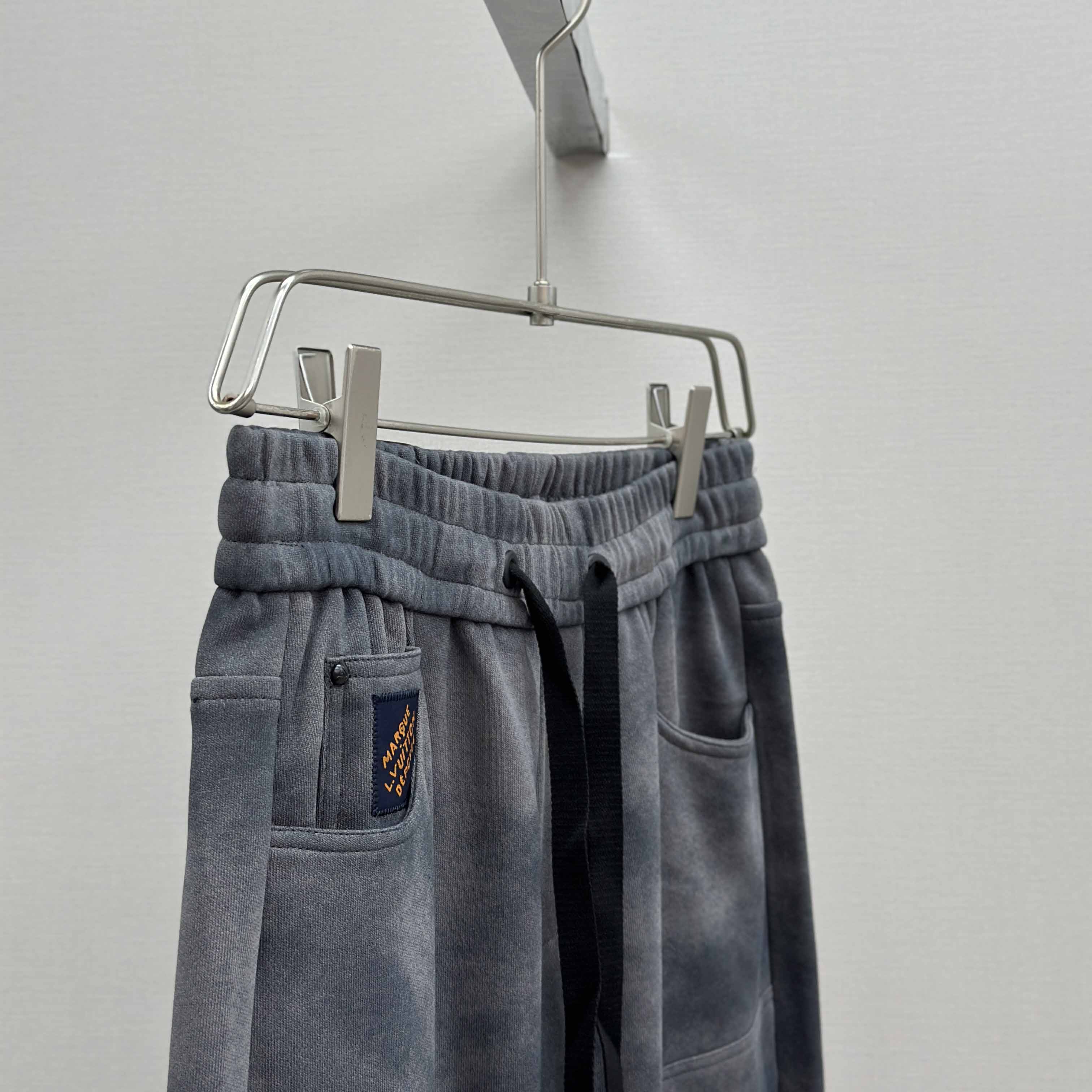 Louis Vuitton Cotton Pants - FashionPlug