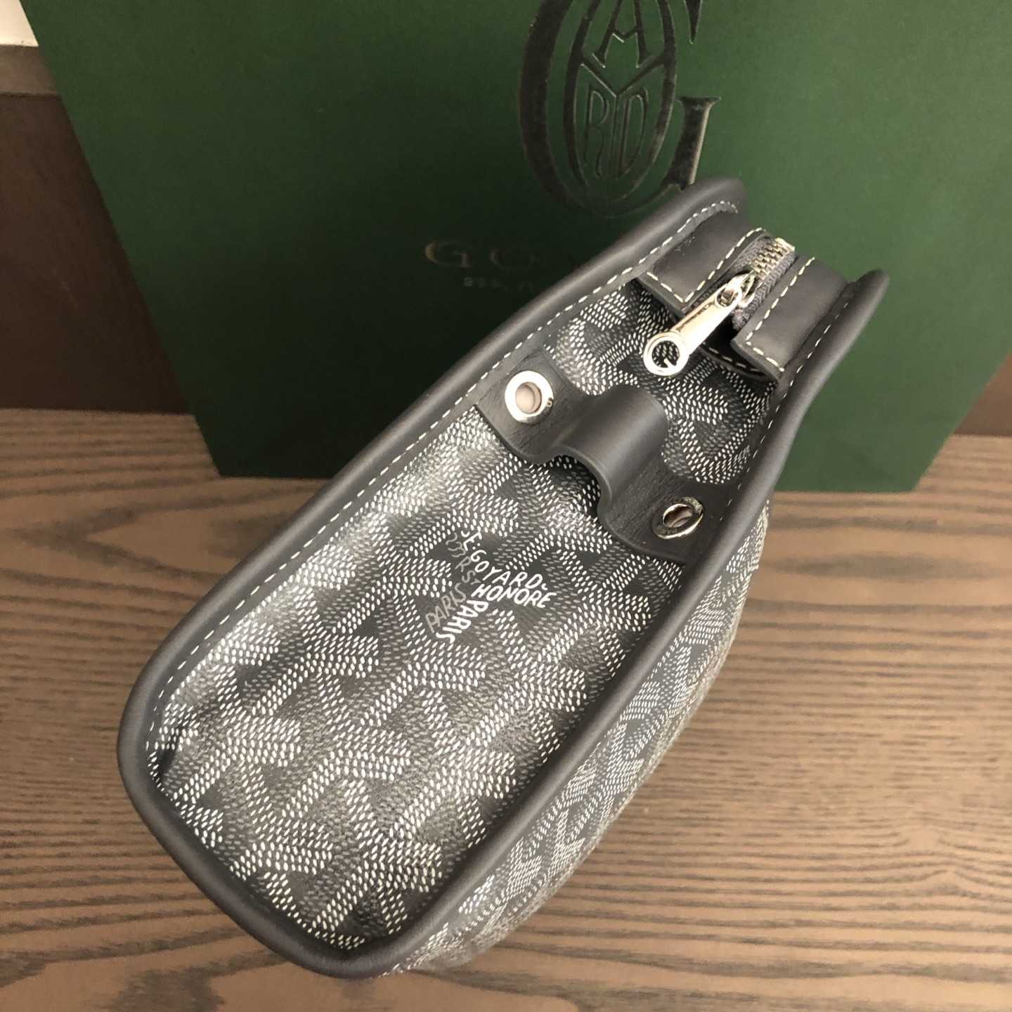 Goyard Jouvence MM Toiletry Bag - FashionPlug