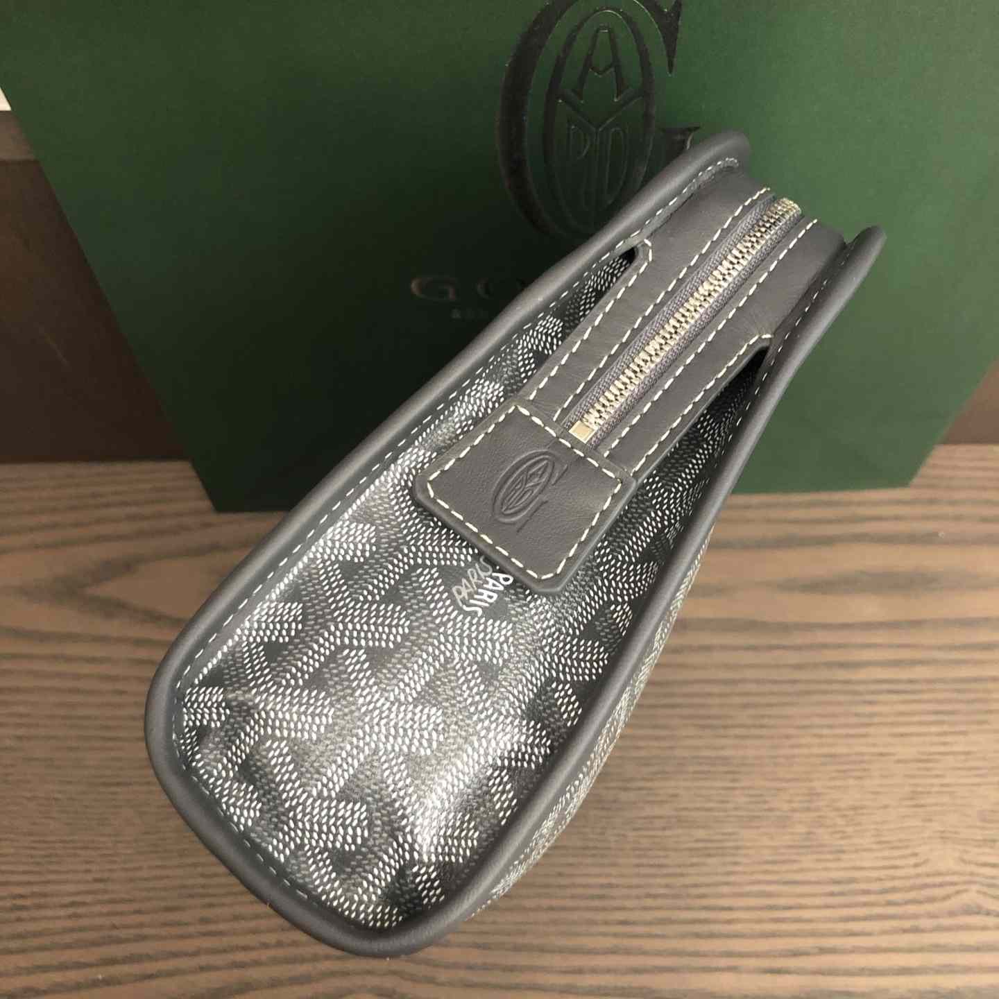 Goyard Jouvence MM Toiletry Bag - FashionPlug