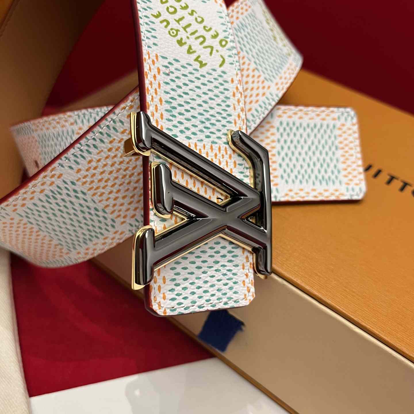 Louis Vuitton LV Initiales 40mm Reversible Belt  - FashionPlug