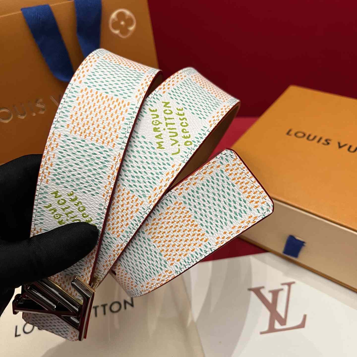 Louis Vuitton LV Initiales 40mm Reversible Belt  - FashionPlug
