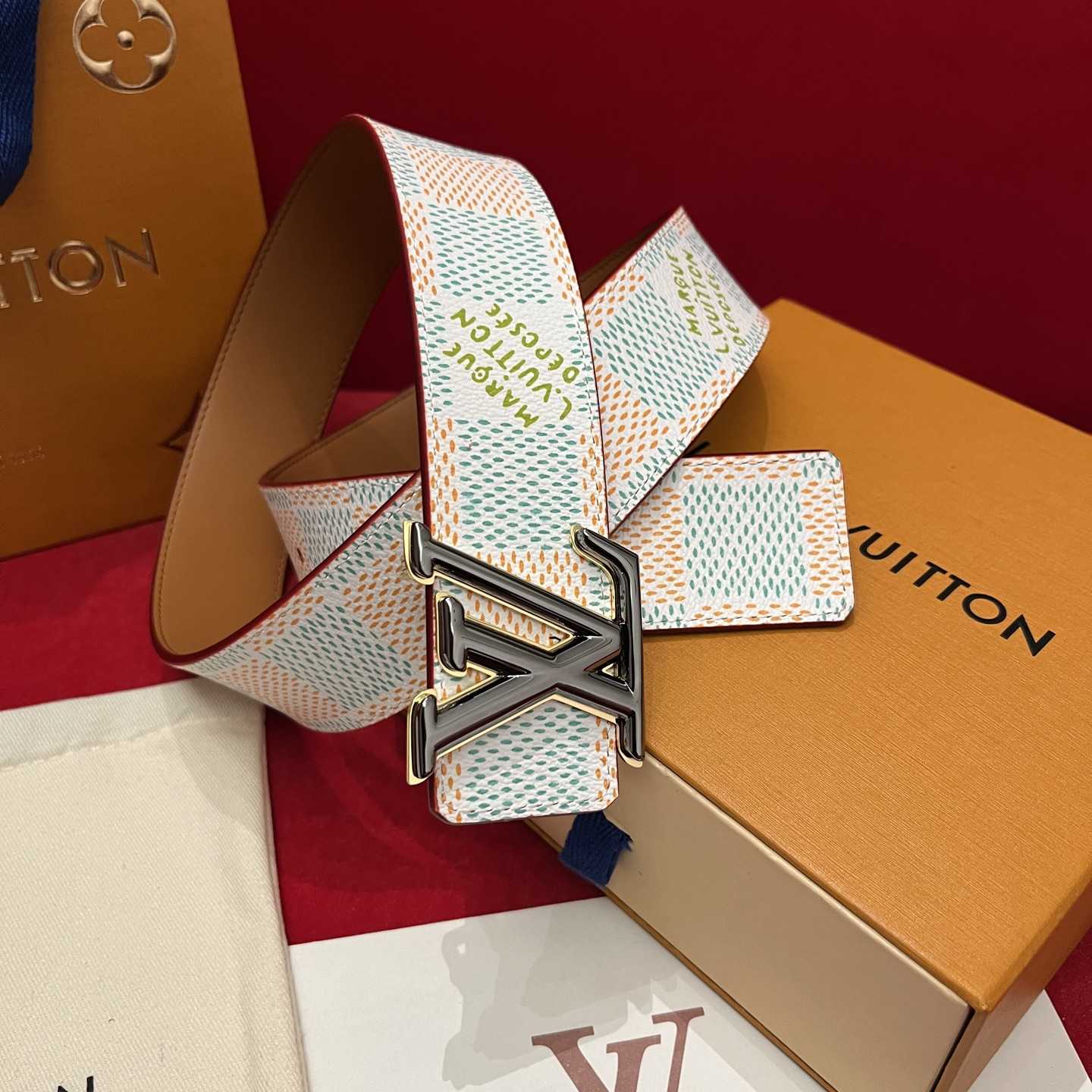 Louis Vuitton LV Initiales 40mm Reversible Belt  - FashionPlug