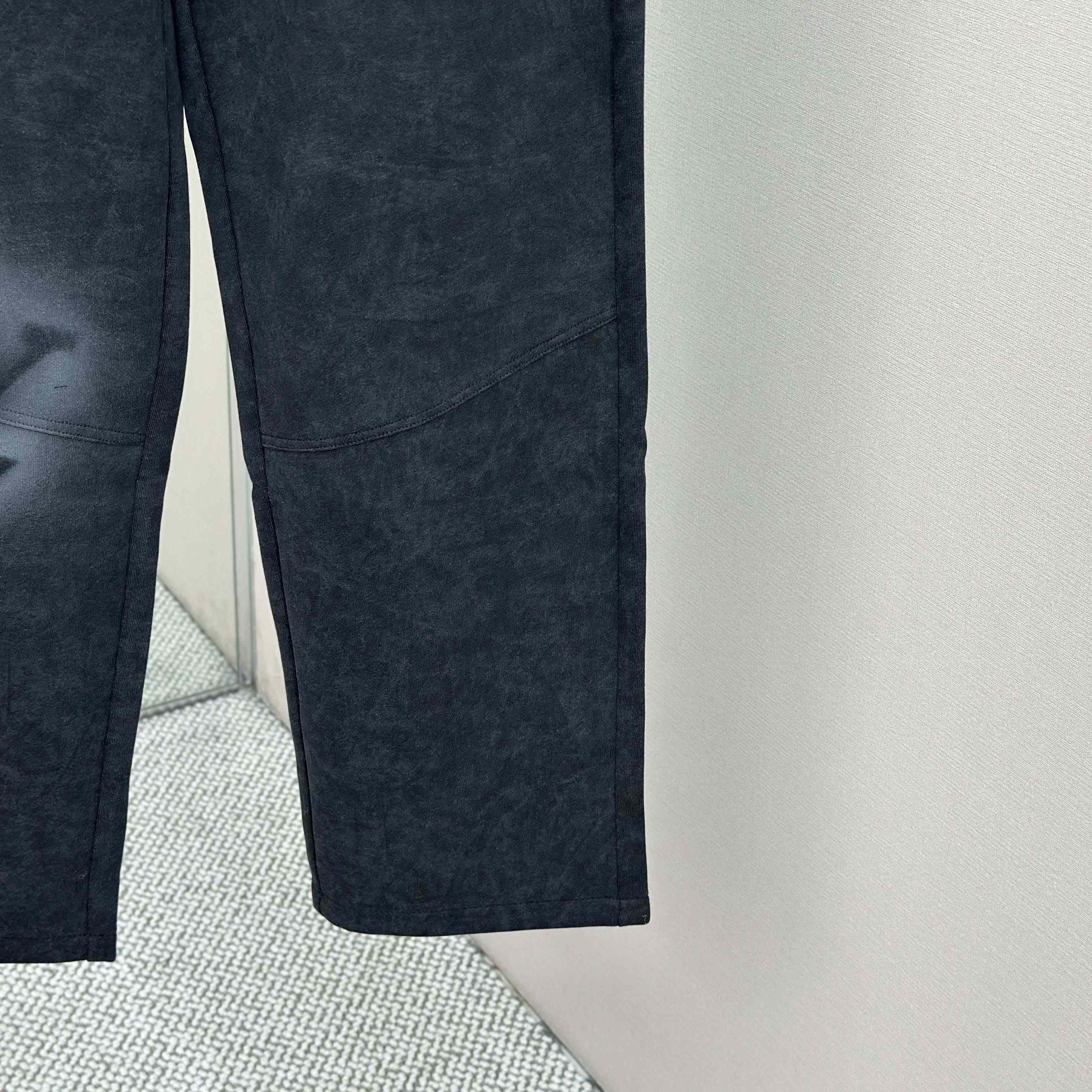 Louis Vuitton Cotton Pants - FashionPlug