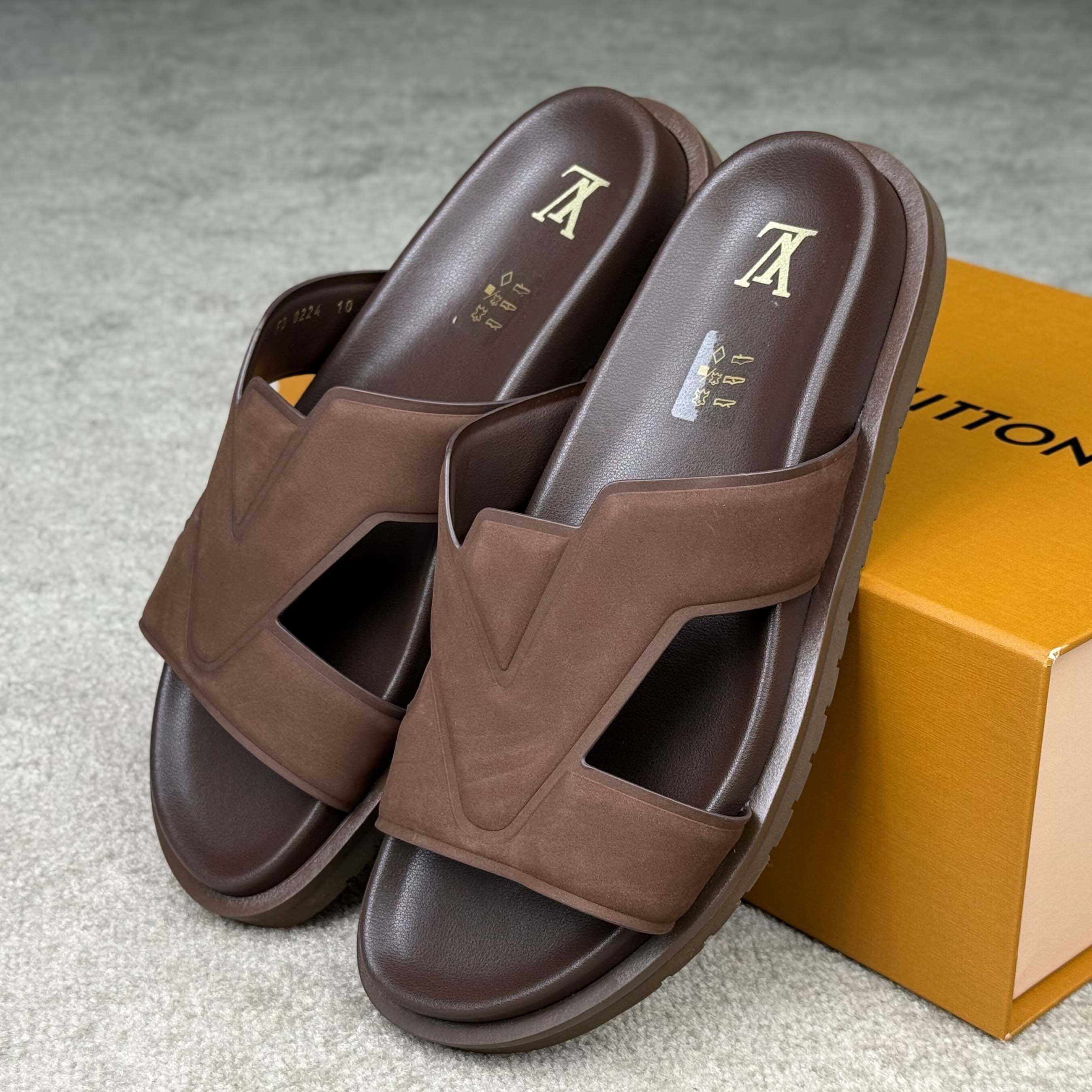 Louis Vuitton LV Oasis Mule    - FashionPlug