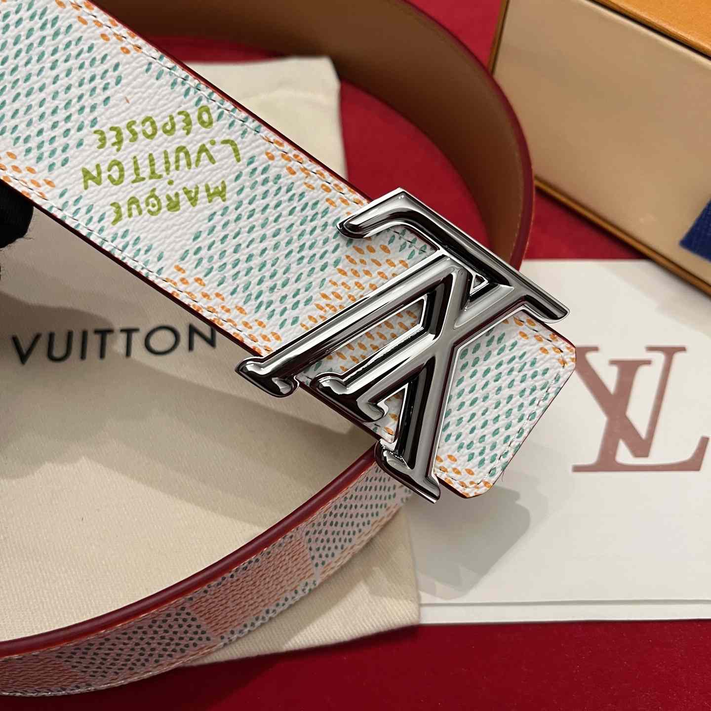 Louis Vuitton LV Initiales 40mm Reversible Belt  - FashionPlug