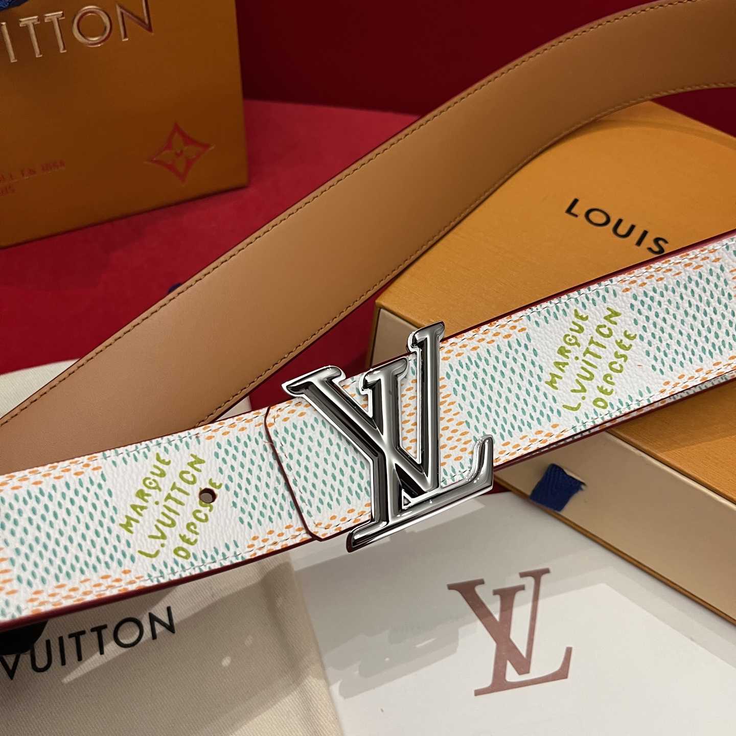 Louis Vuitton LV Initiales 40mm Reversible Belt  - FashionPlug
