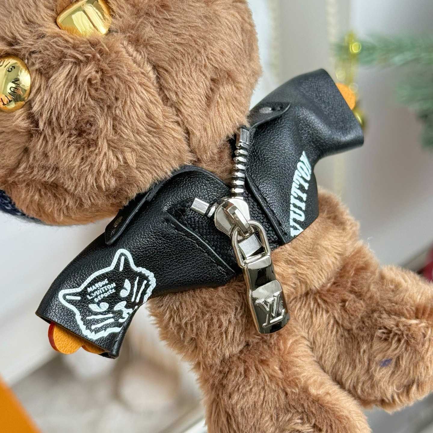 Louis Vuitton LV Louis Bear Bag Charm  M03206 - FashionPlug