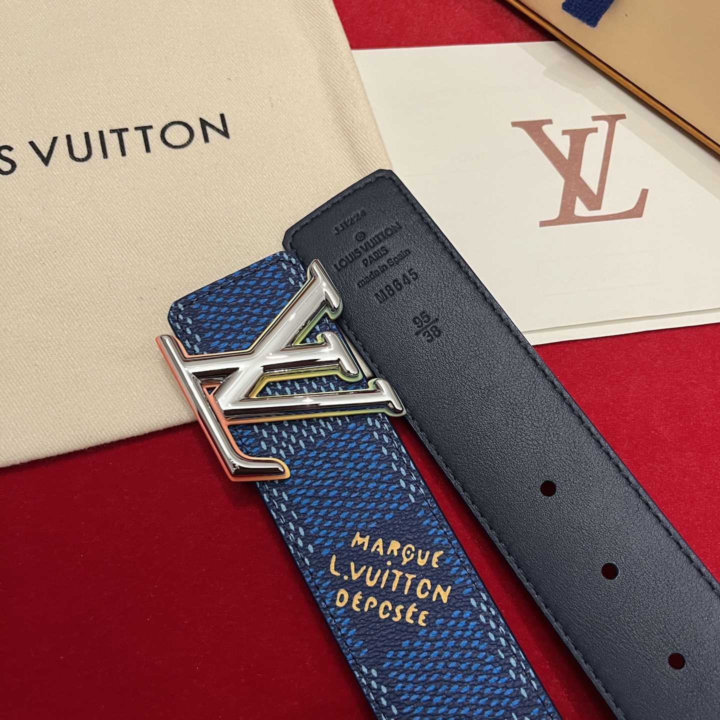 Louis Vuitton LV Initiales 40mm Reversible Belt  - FashionPlug