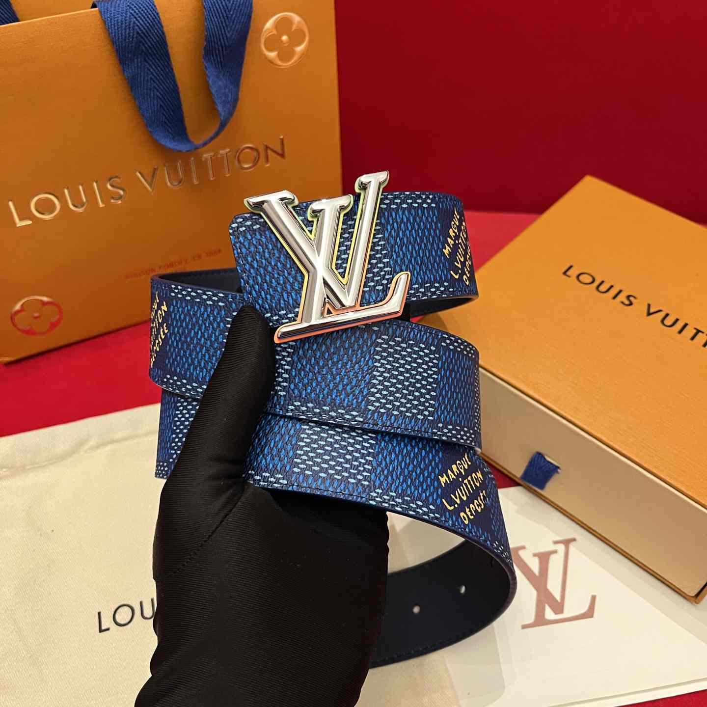 Louis Vuitton LV Initiales 40mm Reversible Belt  - FashionPlug