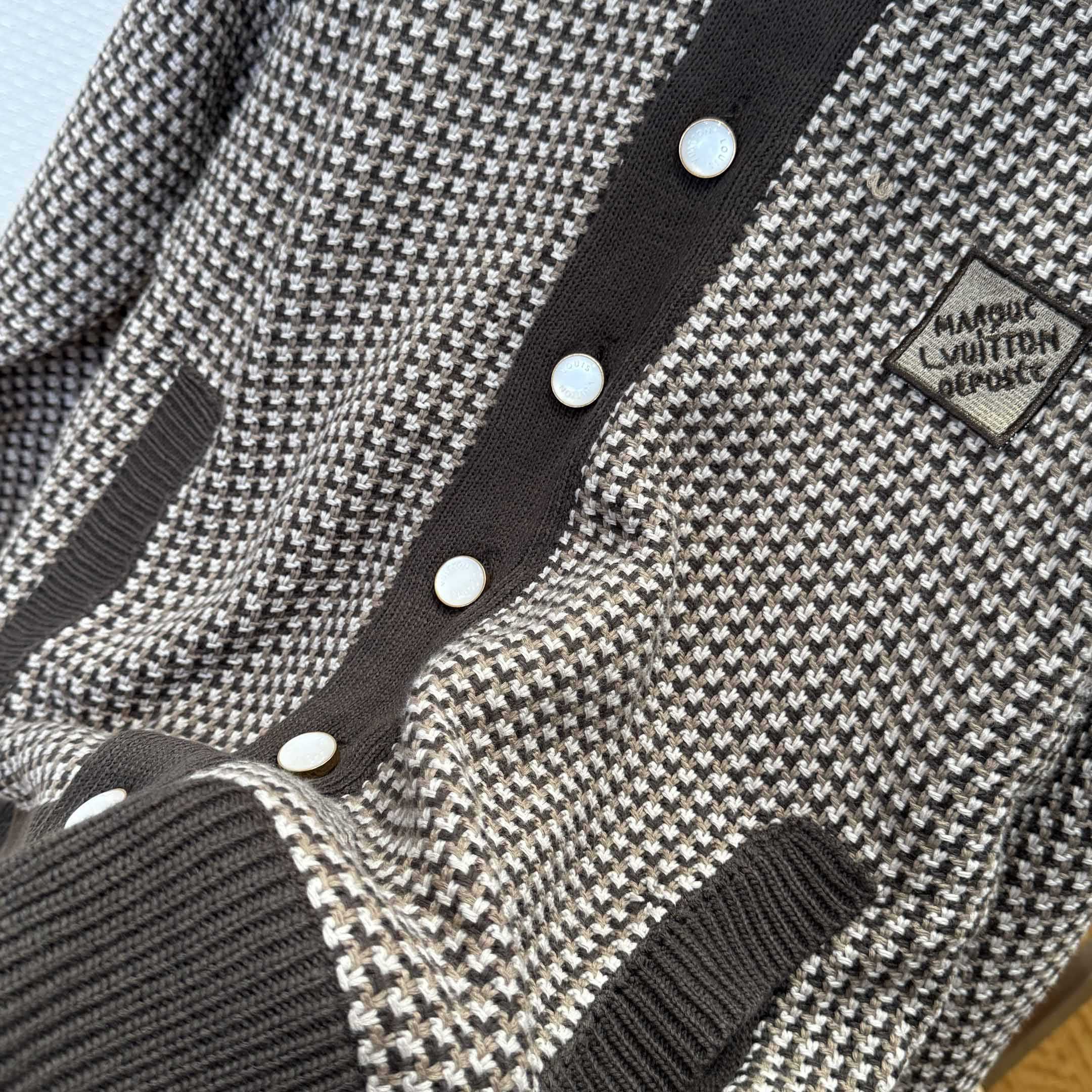 Louis Vuitton Knitted Cotton Jacquard Bomber   1AHC28 - FashionPlug