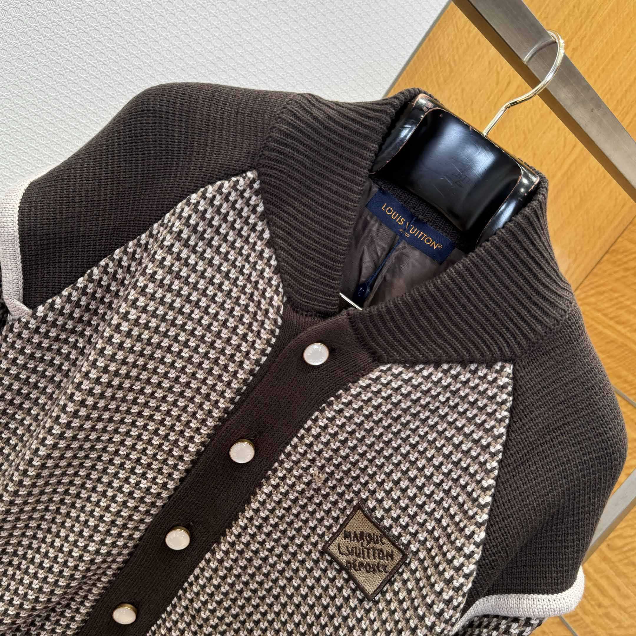 Louis Vuitton Knitted Cotton Jacquard Bomber   1AHC28 - FashionPlug