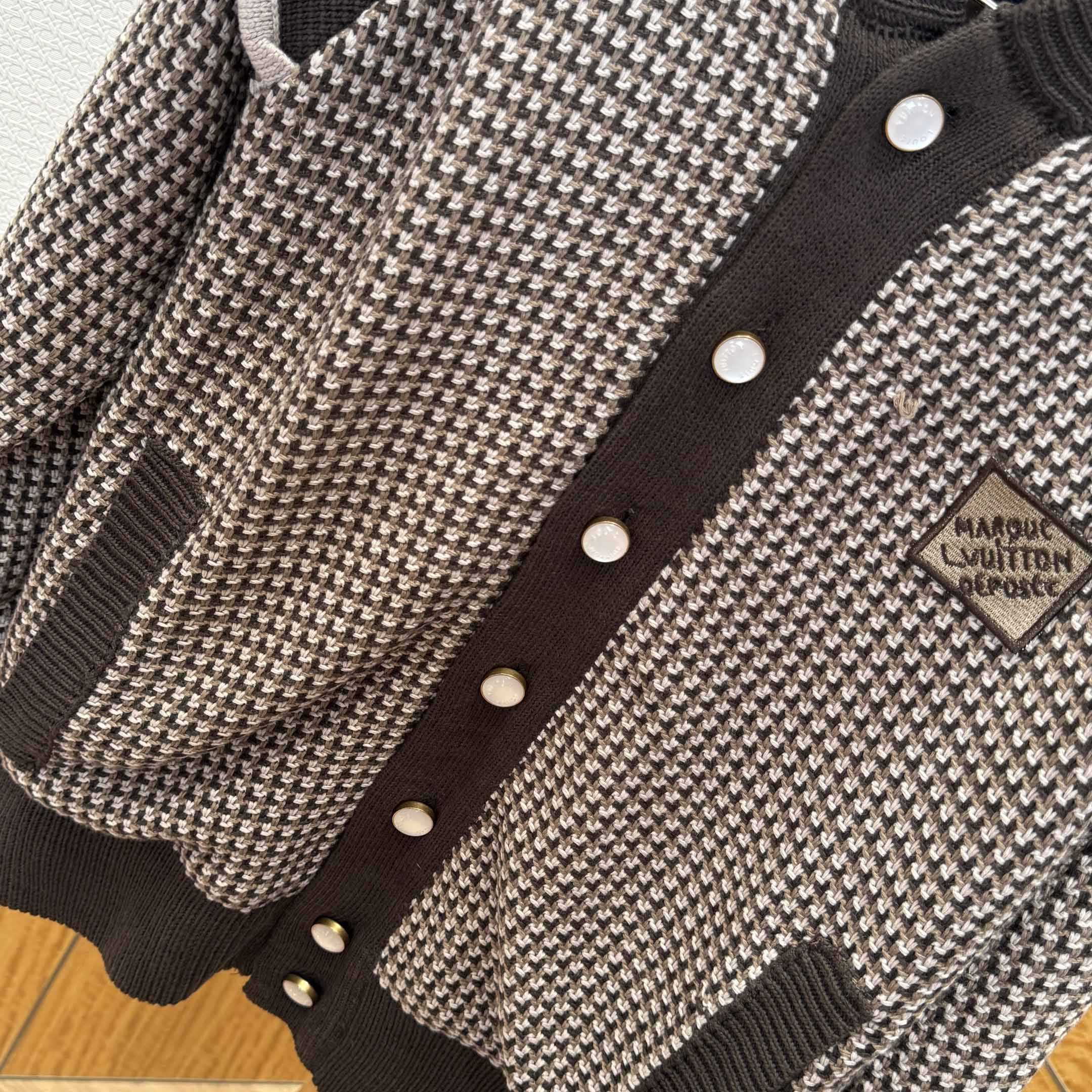 Louis Vuitton Knitted Cotton Jacquard Bomber   1AHC28 - FashionPlug