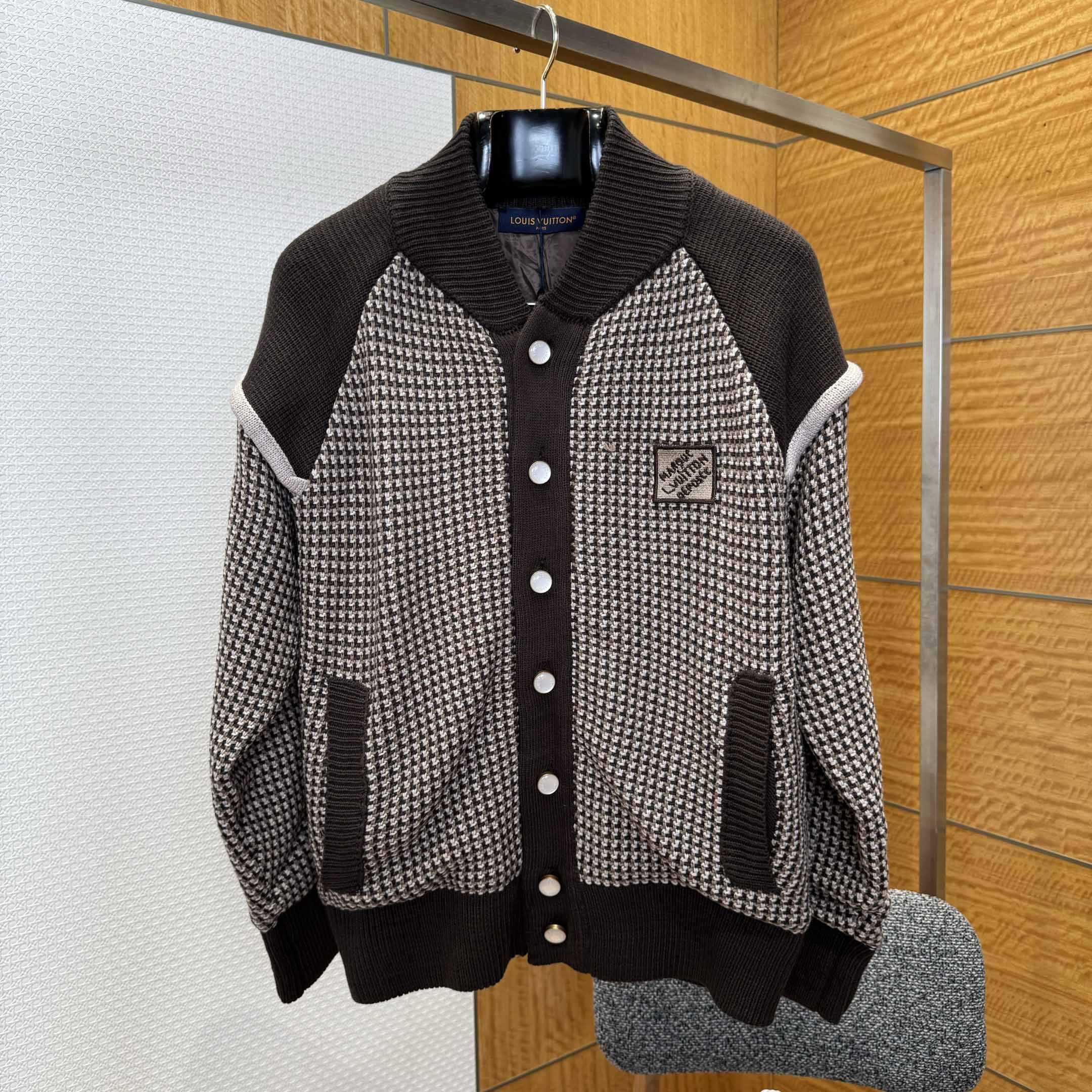 Louis Vuitton Knitted Cotton Jacquard Bomber   1AHC28 - FashionPlug