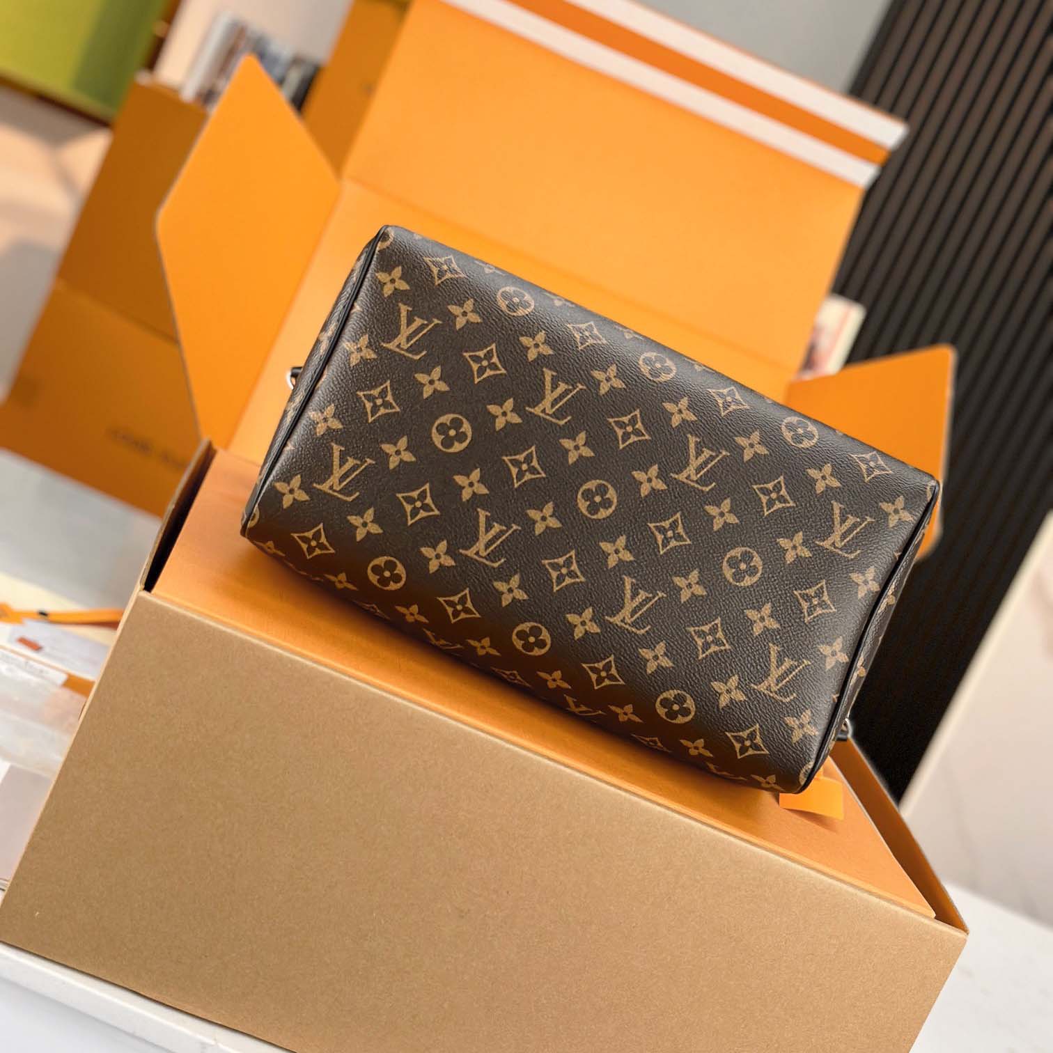 Louis Vuitton Speedy Soft 30 Dark   M12243 - FashionPlug