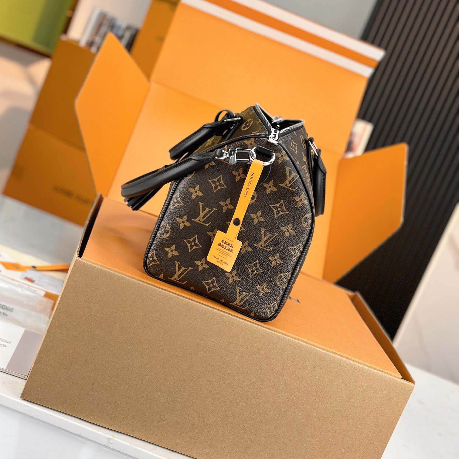 Louis Vuitton Speedy Soft 30 Dark   M12243 - FashionPlug