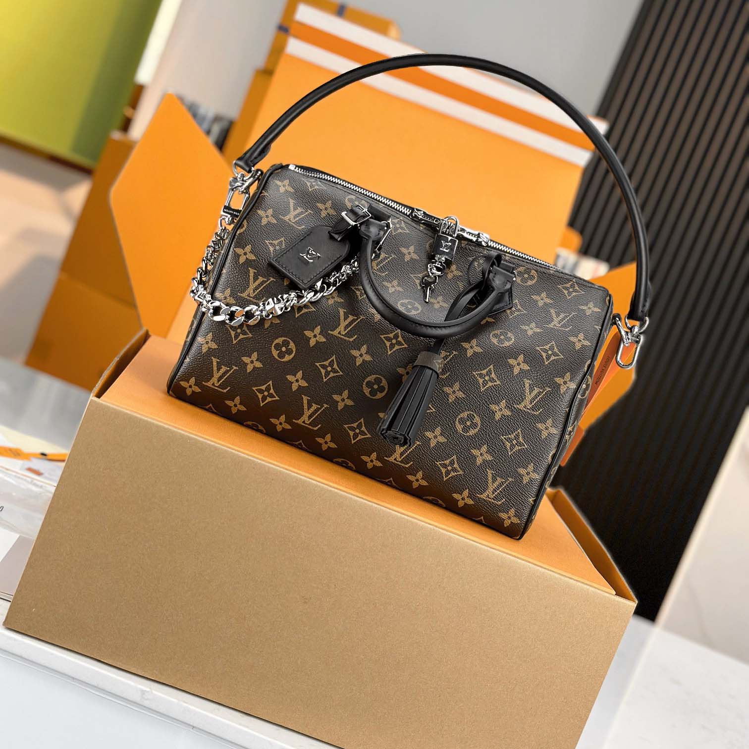Louis Vuitton Speedy Soft 30 Dark   M12243 - FashionPlug