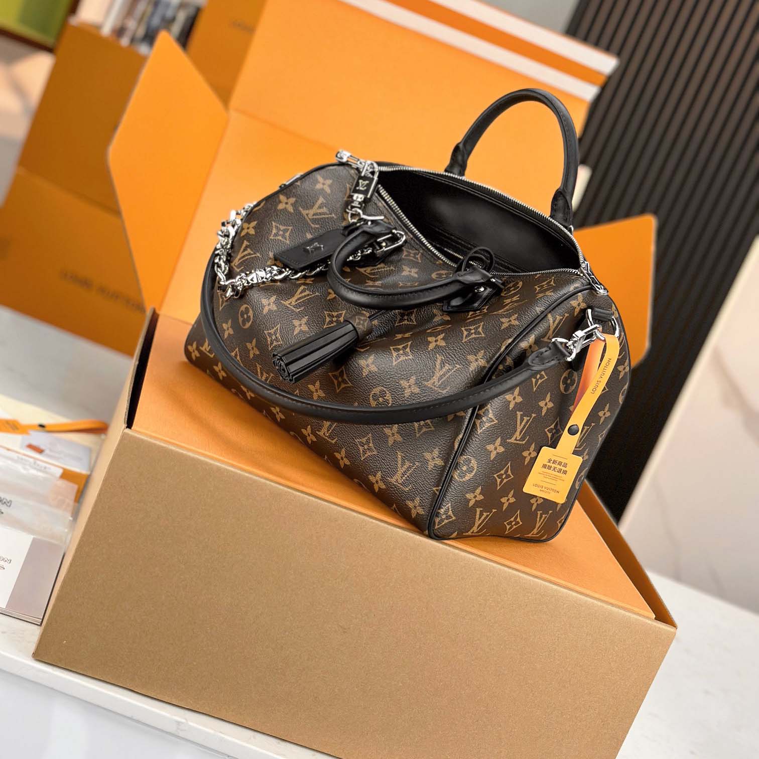 Louis Vuitton Speedy Soft 30 Dark   M12243 - FashionPlug