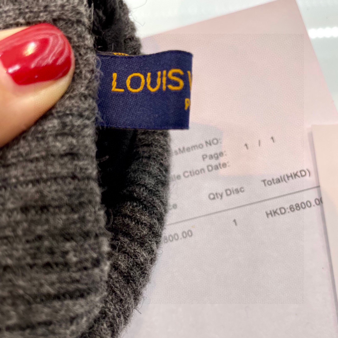 Louis Vuitton Men's Gloves  - FashionPlug