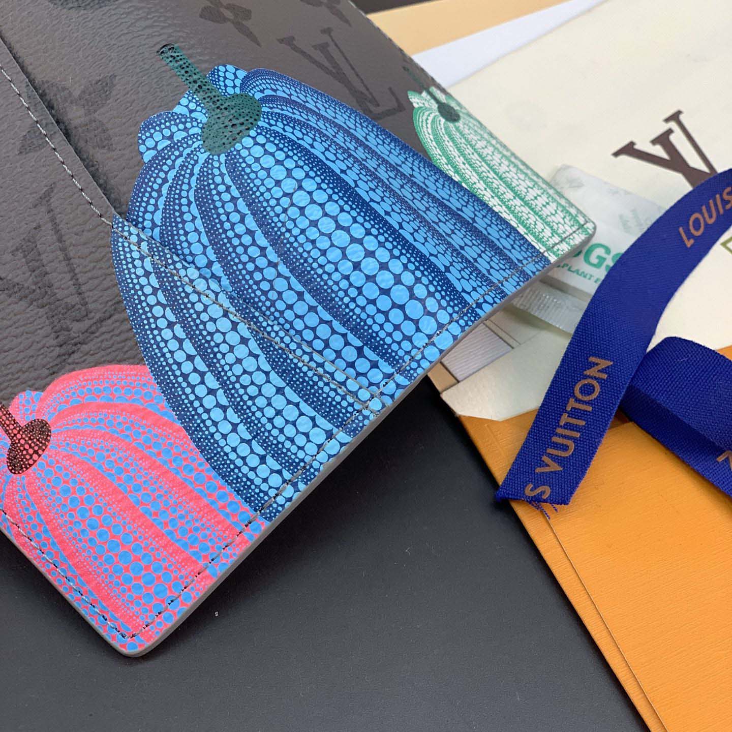 Louis Vuitton LV x YK Wallet  (7.5×11.1×1cm)   M81969 - FashionPlug