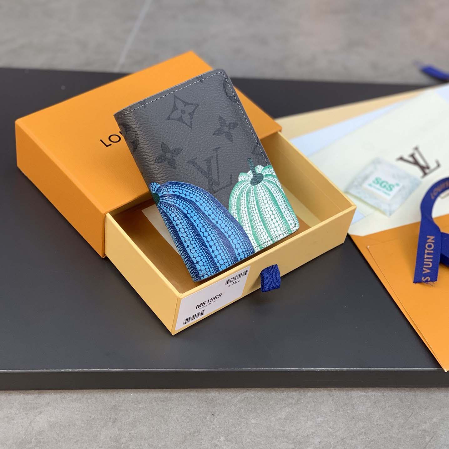 Louis Vuitton LV x YK Wallet  (7.5×11.1×1cm)   M81969 - FashionPlug