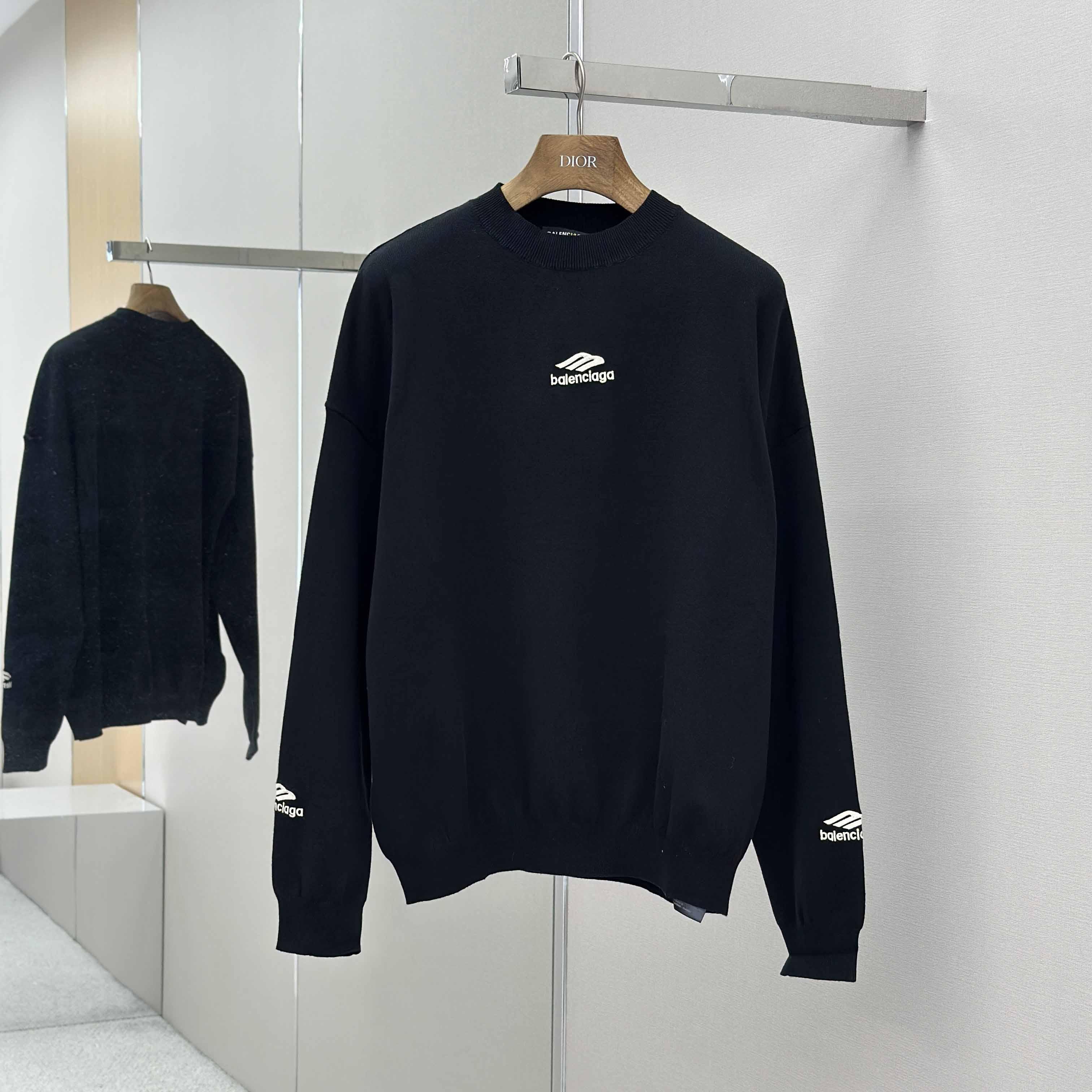 Balenciaga Ski Crewneck Sweater In Black - FashionPlug