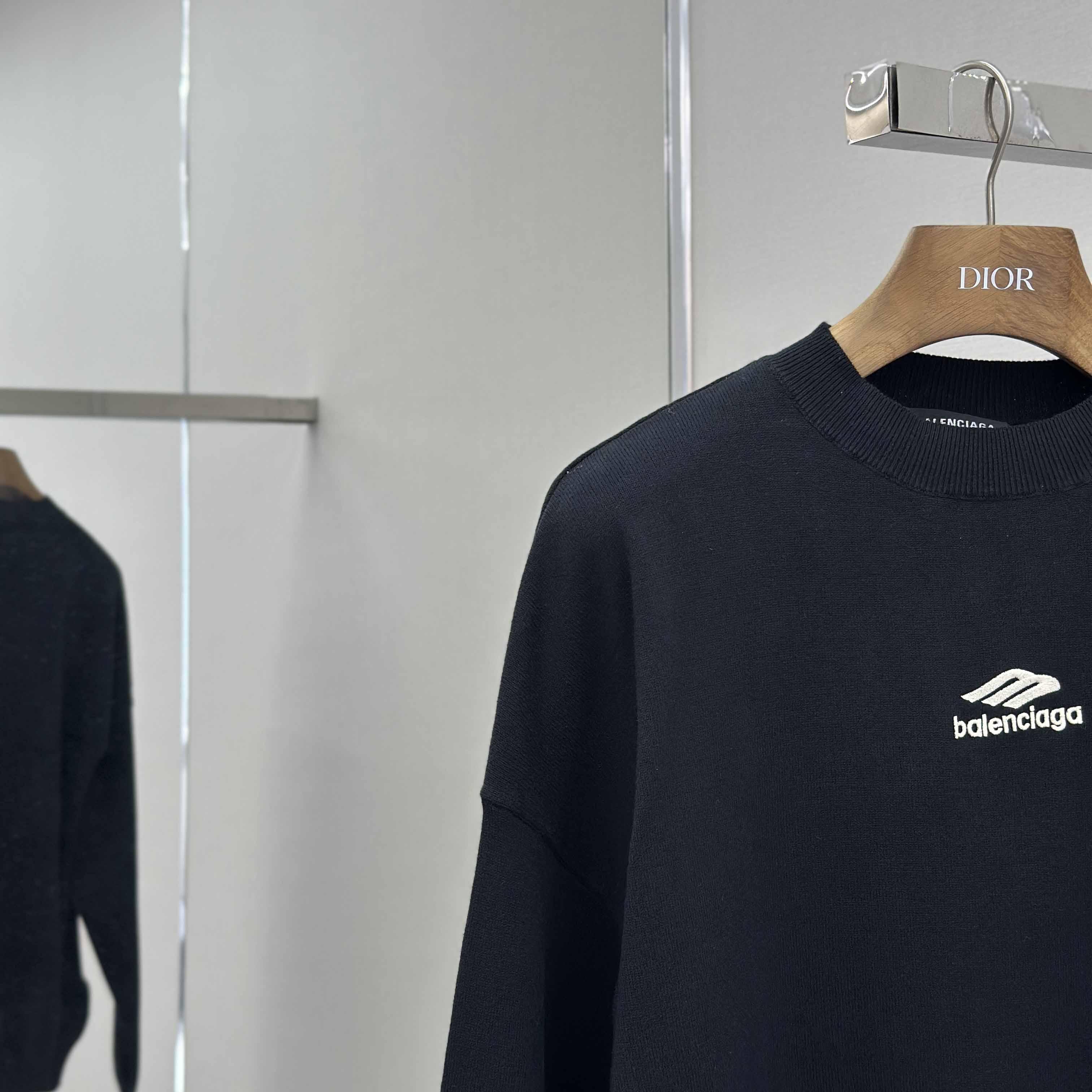 Balenciaga Ski Crewneck Sweater In Black - FashionPlug