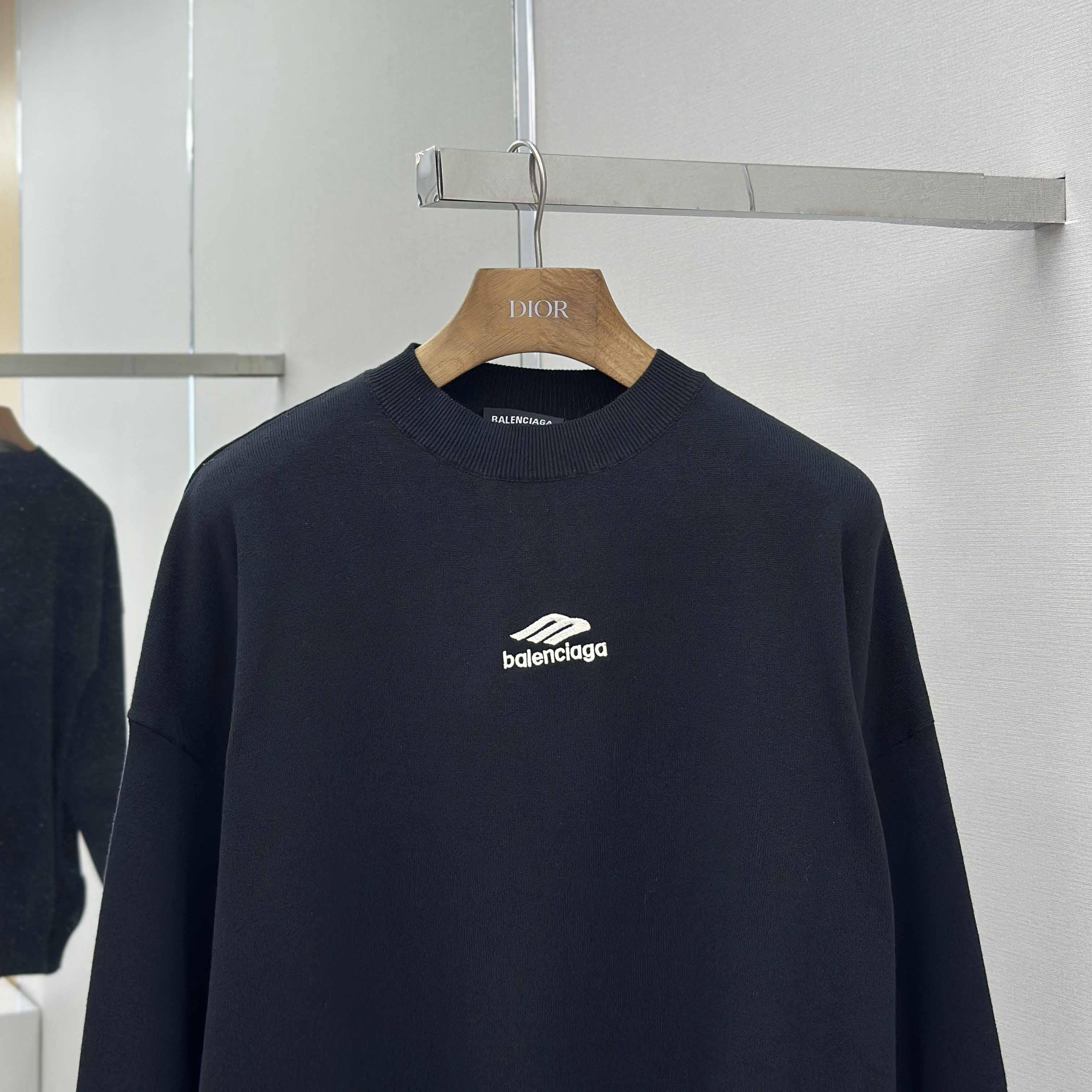 Balenciaga Ski Crewneck Sweater In Black - FashionPlug