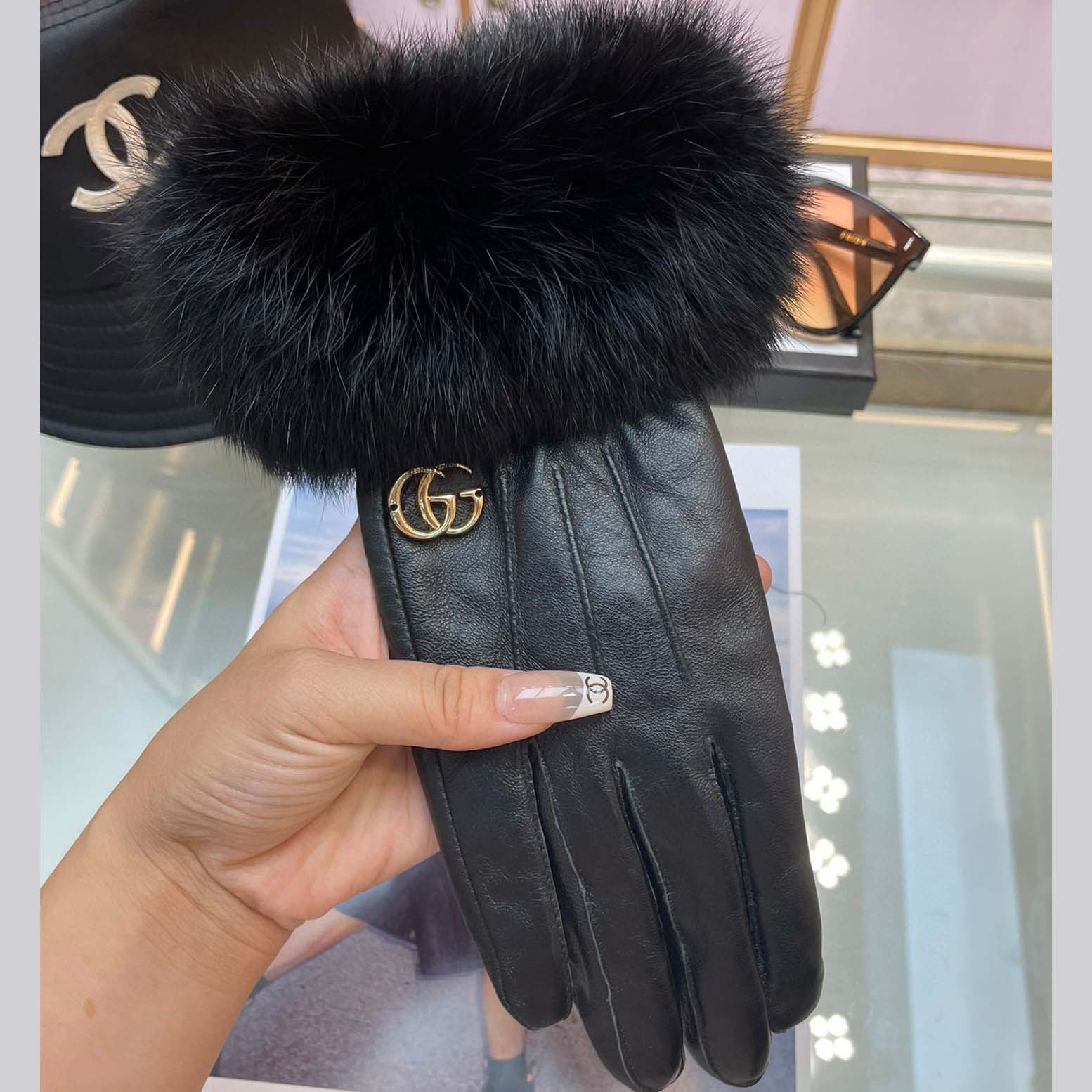 Gucci Women's Gloves - FashionPlug