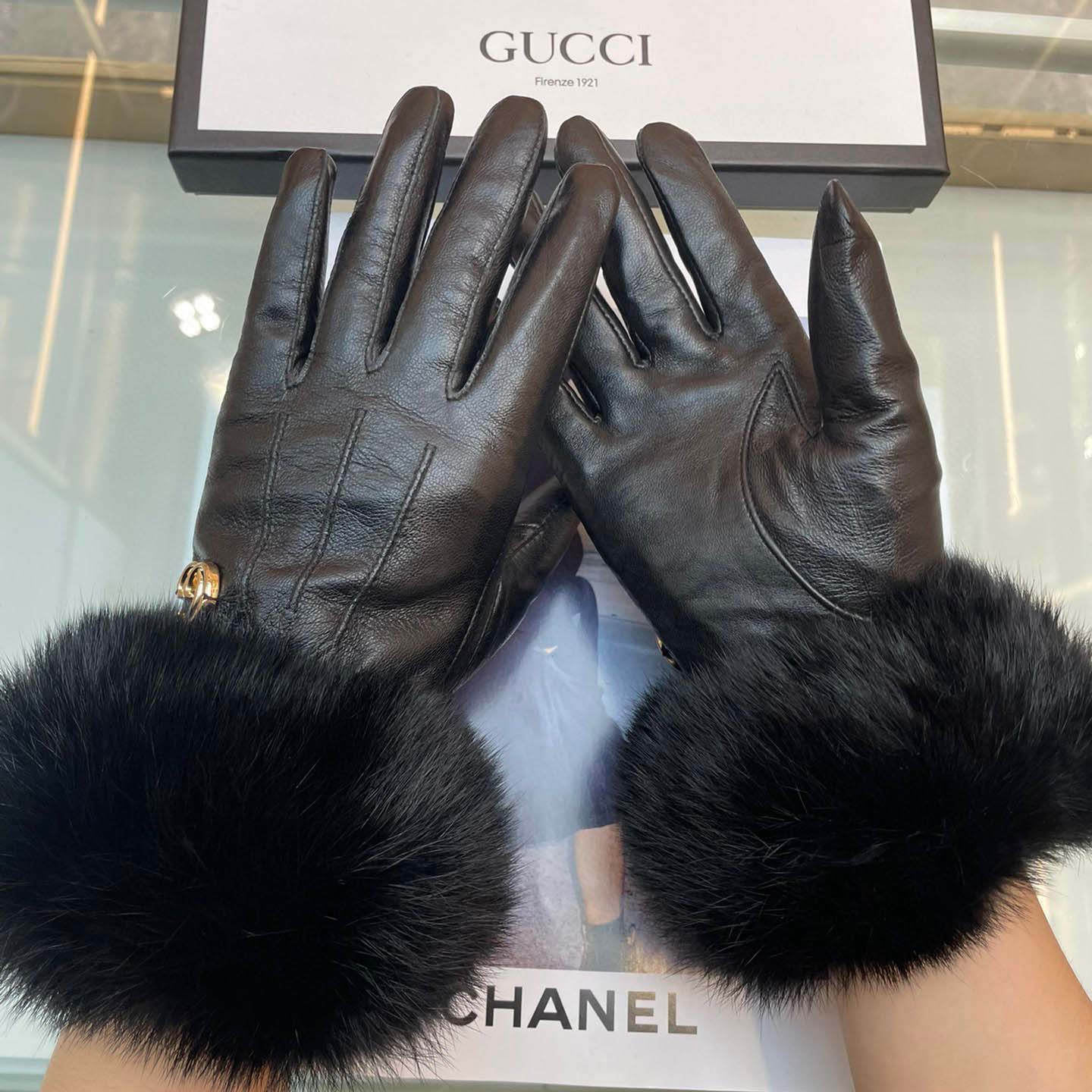 Gucci Women's Gloves - FashionPlug