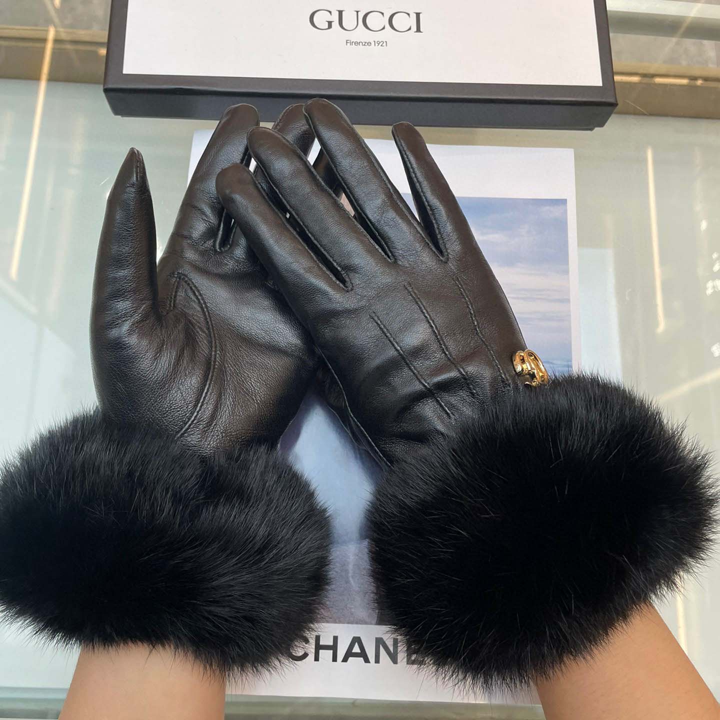 Gucci Women's Gloves - FashionPlug