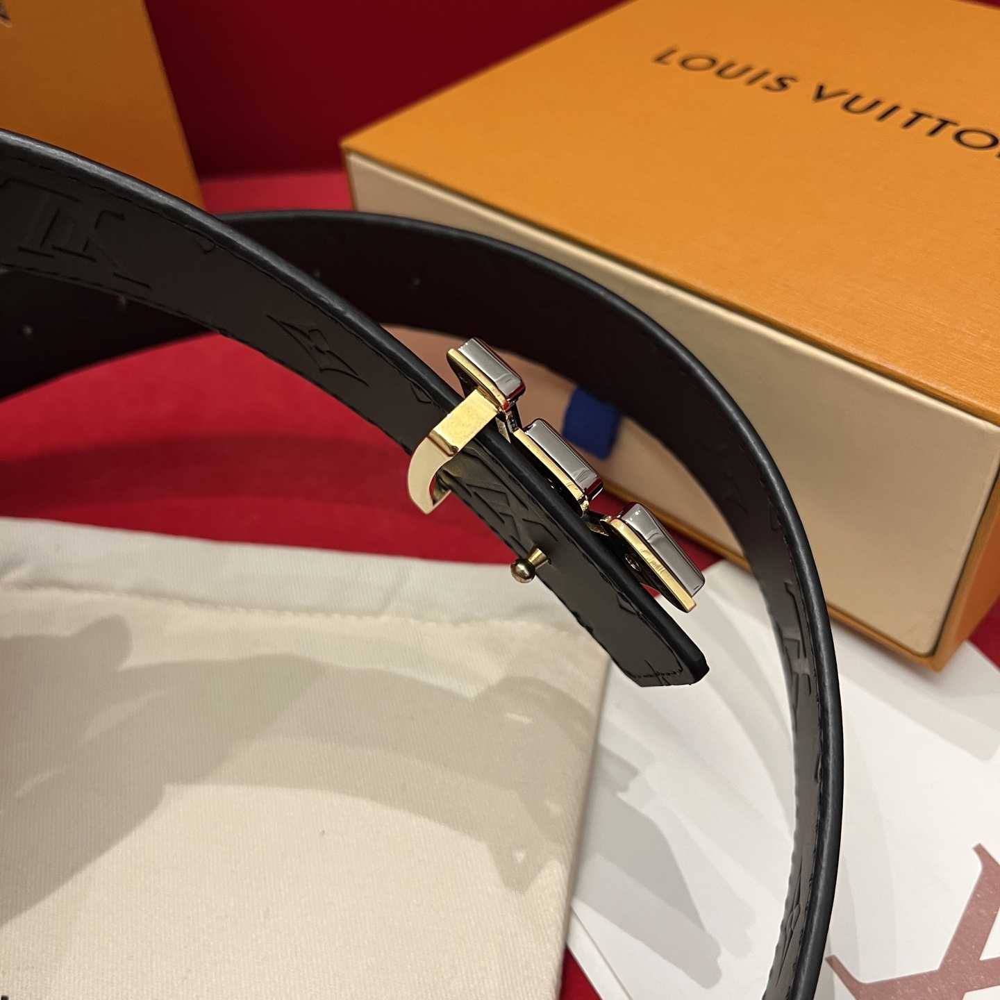 Louis Vuitton Reversible Belt  4cm - FashionPlug