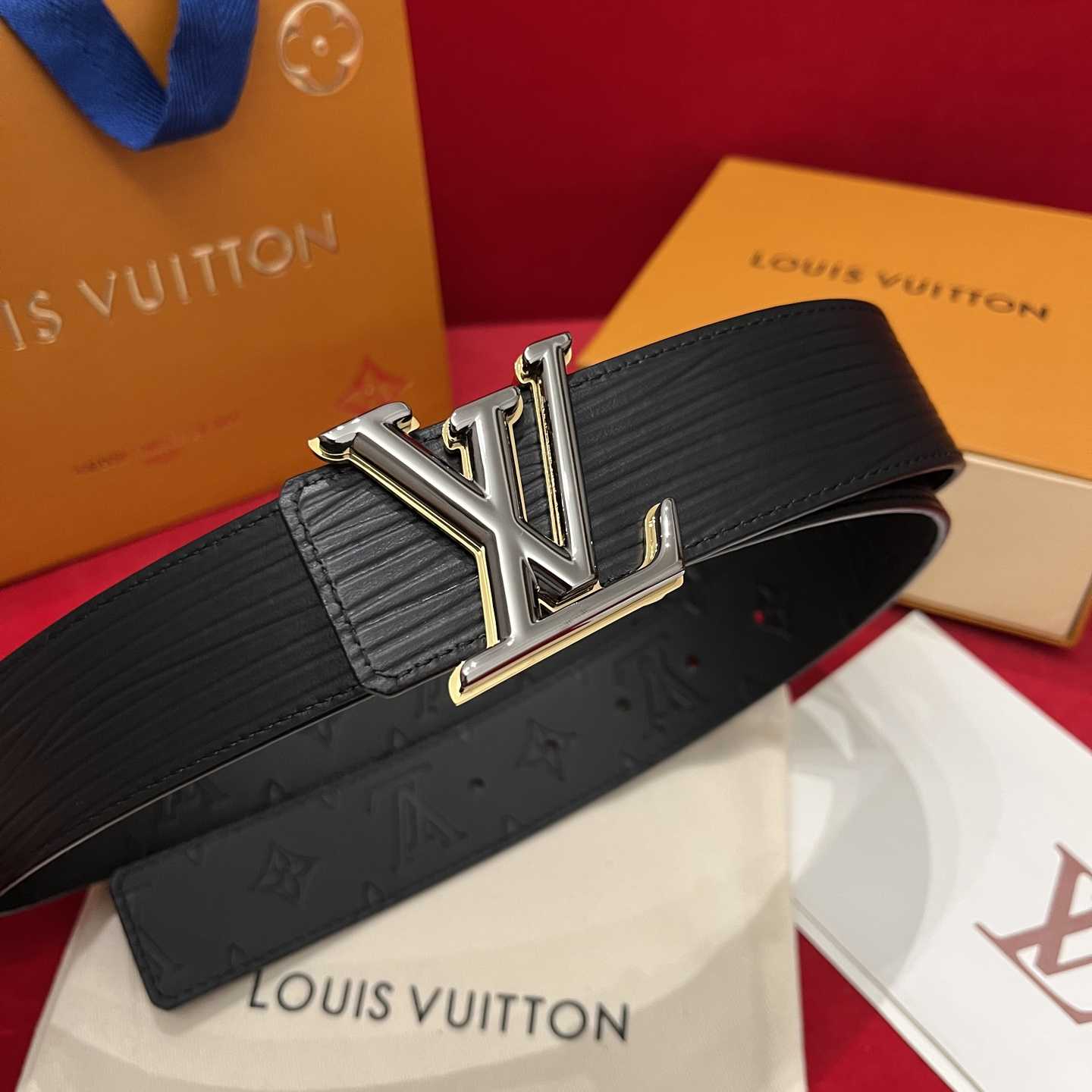 Louis Vuitton Reversible Belt  4cm - FashionPlug