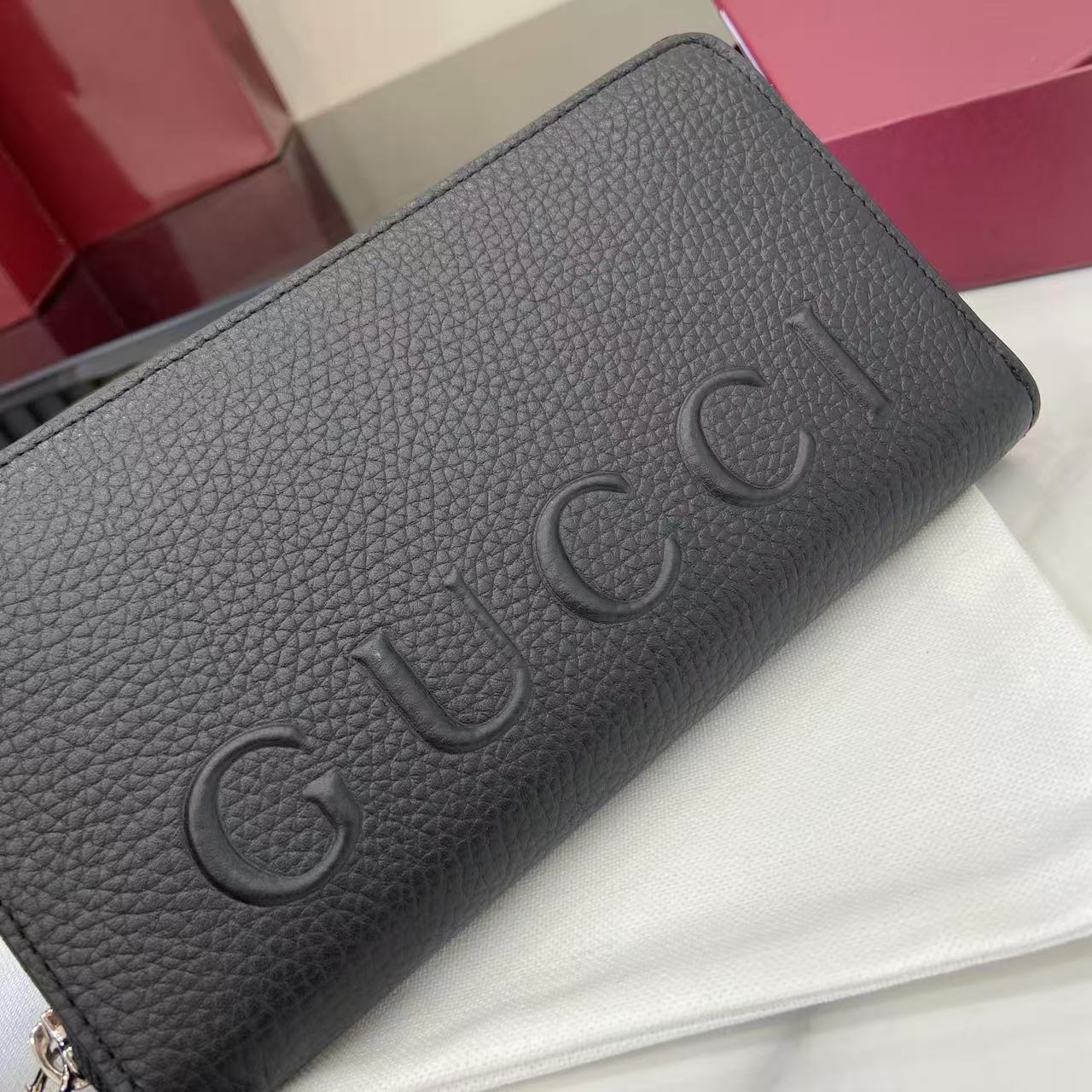 Gucci Zip Around Wallet With Logo - FashionPlug