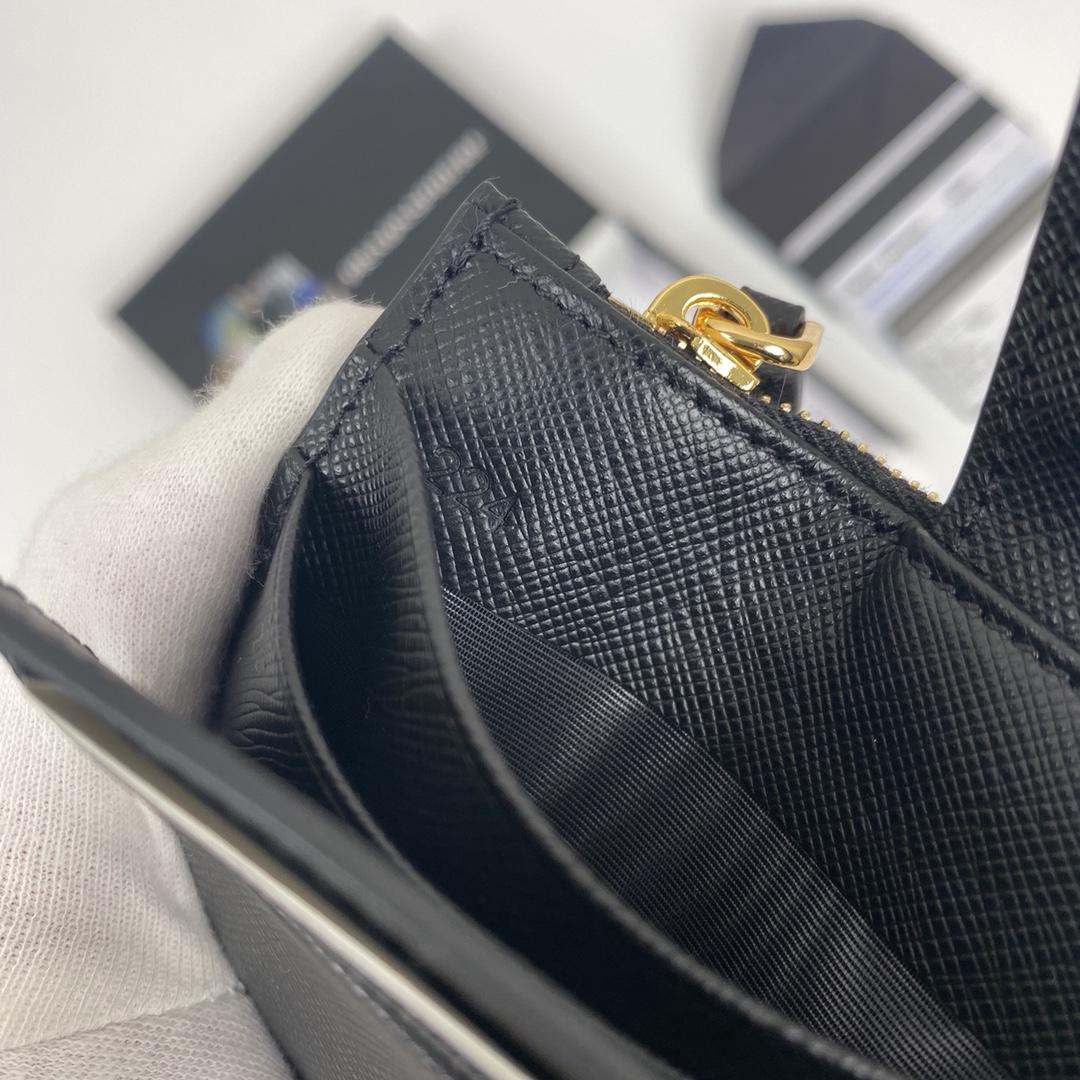 Prada Card Wallet （12-7.5cm） - FashionPlug