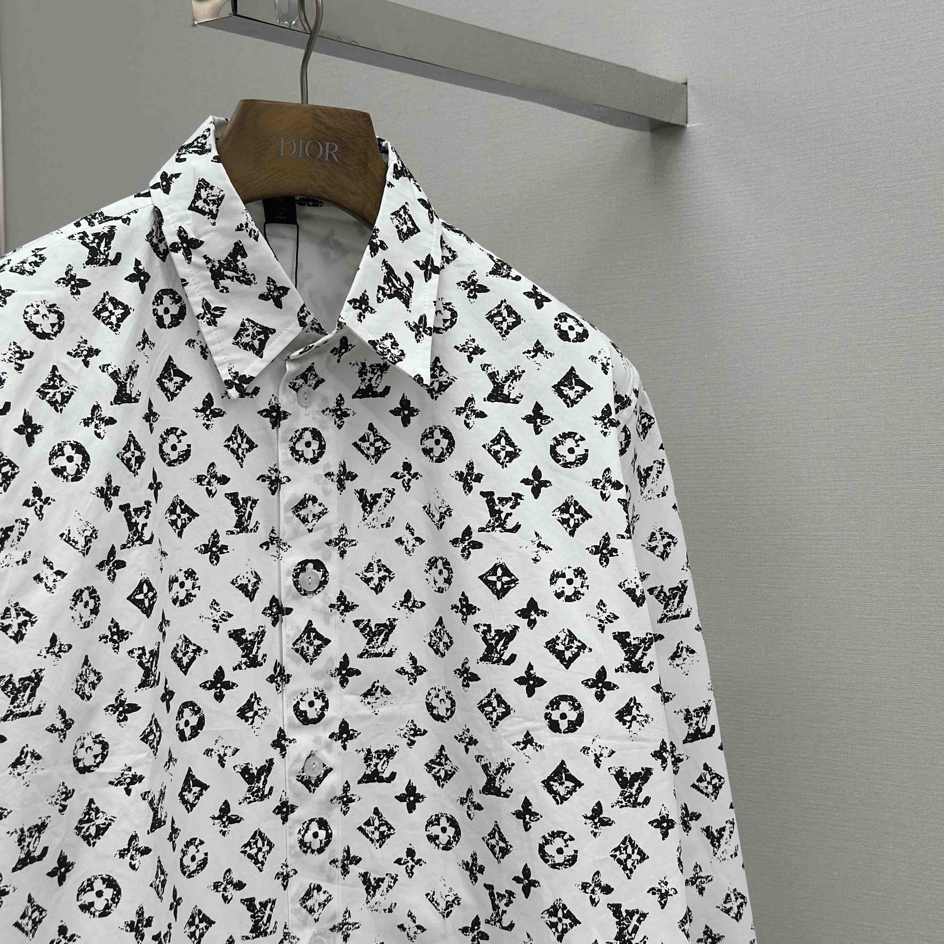 Louis Vuitton Monogram Fil Coupé Shirt   1AHX52 - FashionPlug