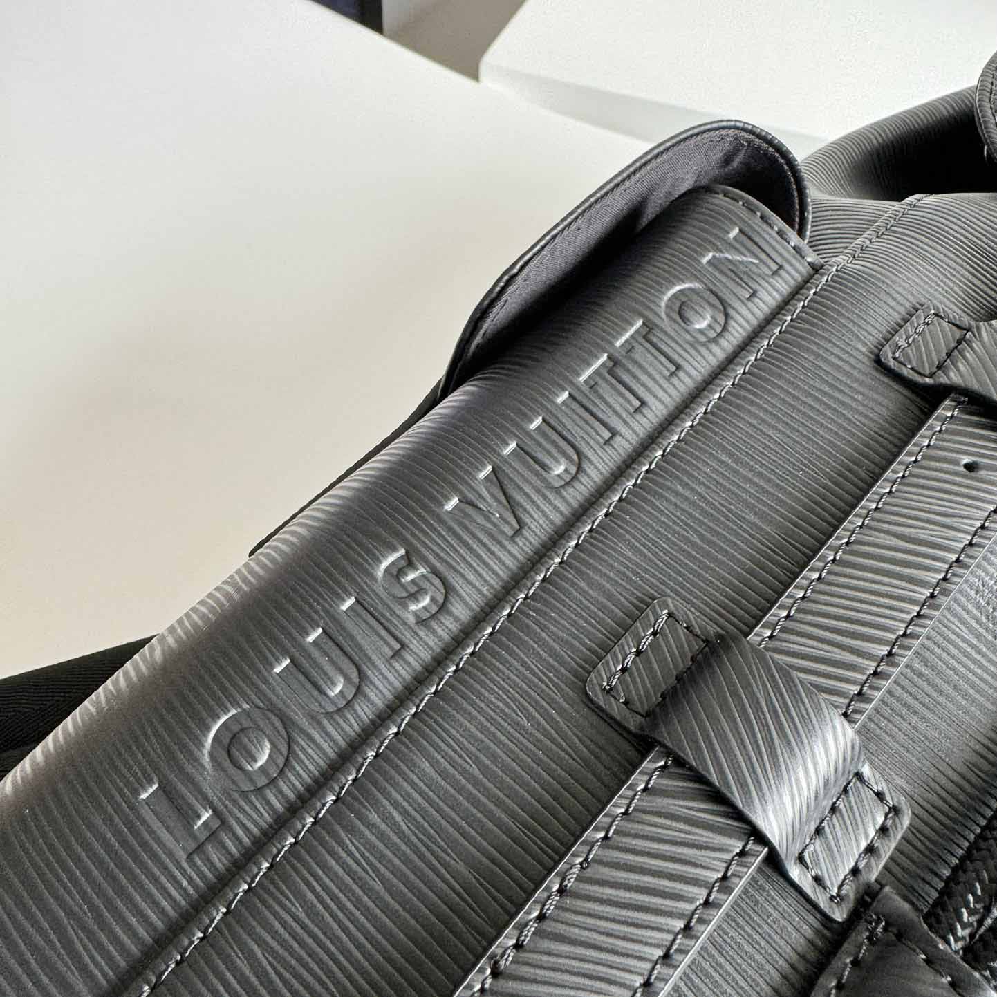 Louis Vuitton Christopher MM      M24326 - FashionPlug