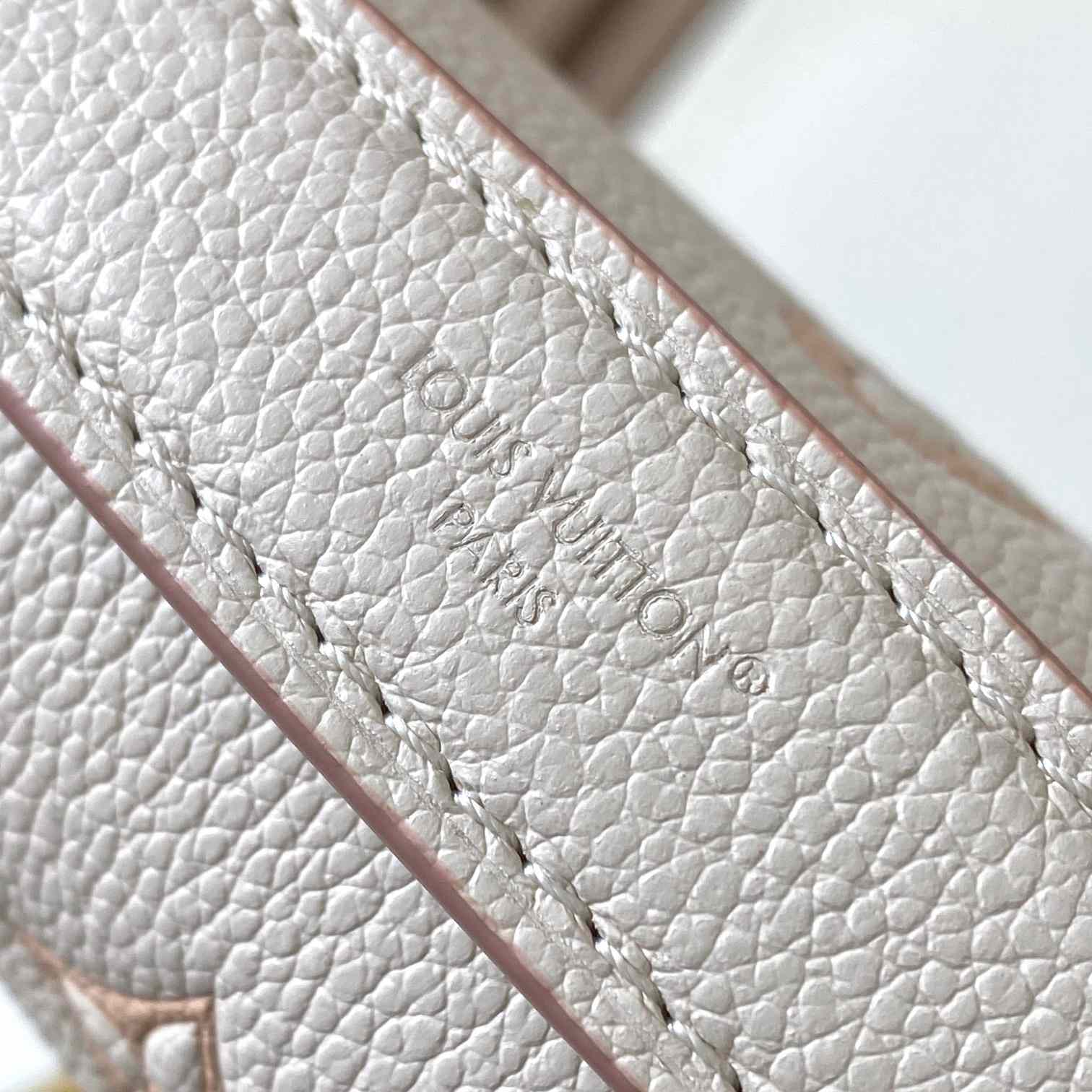 Louis Vuitton Pochette Métis   M14977 - FashionPlug