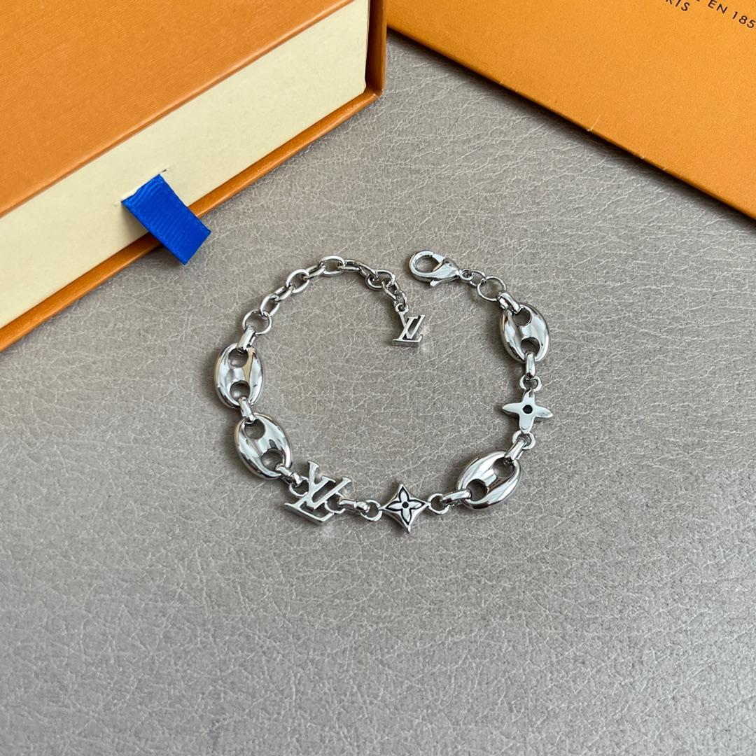 Louis Vuitton LV Sailor Medium Bracelet   M03187 - FashionPlug
