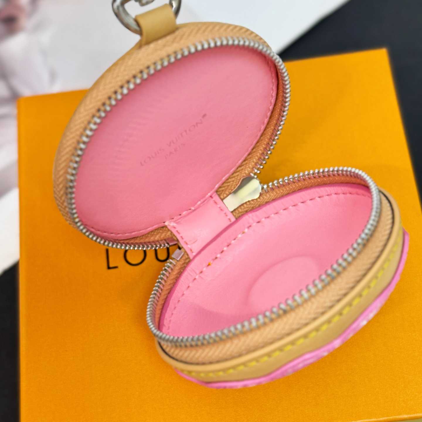 Louis Vuitton LV Donut Bag Charm   M02549 - FashionPlug