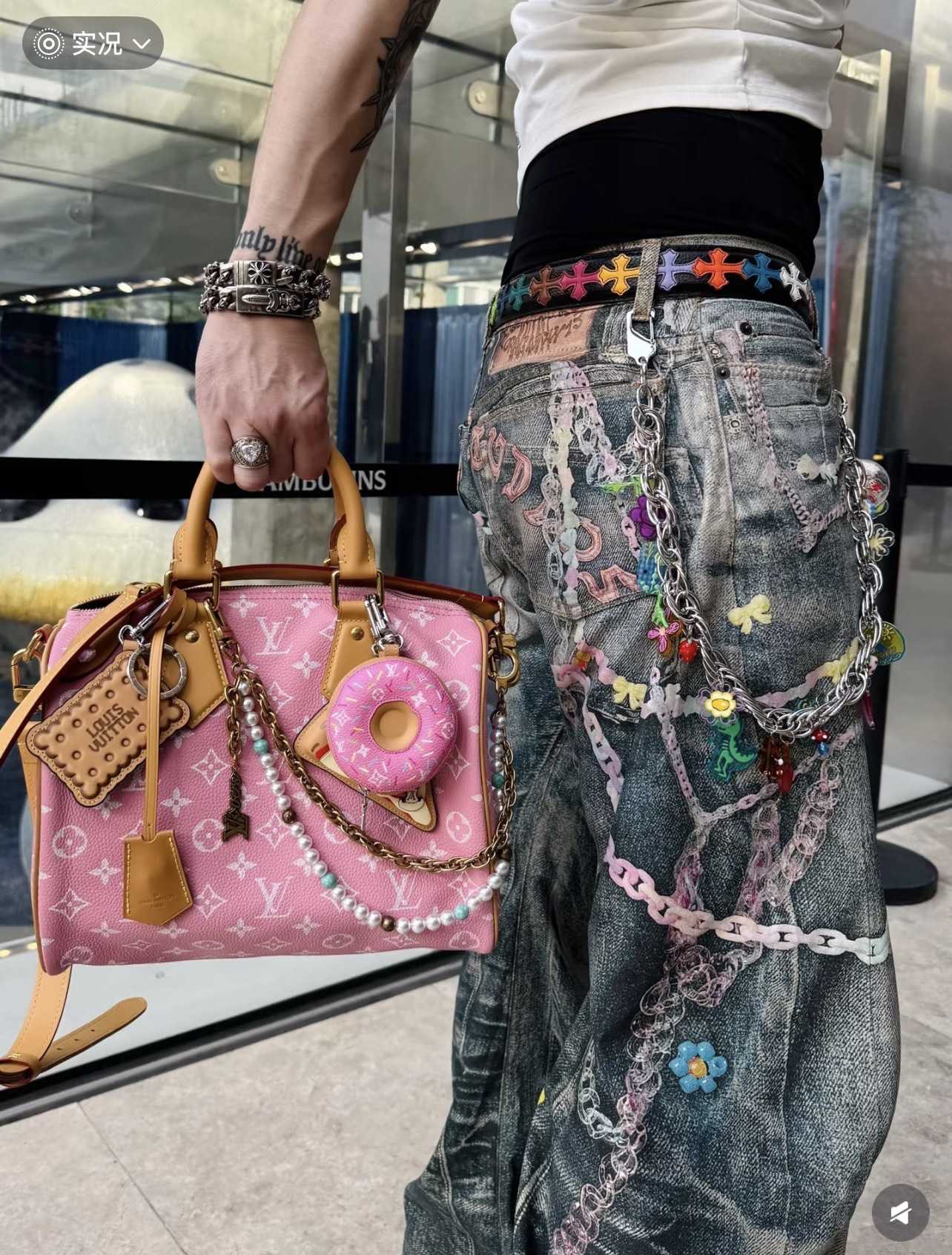 Louis Vuitton LV Donut Bag Charm   M02549 - FashionPlug
