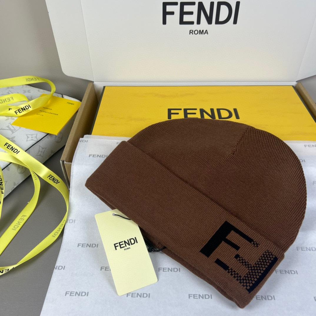 Fendi FF-jacquard Beanie - FashionPlug