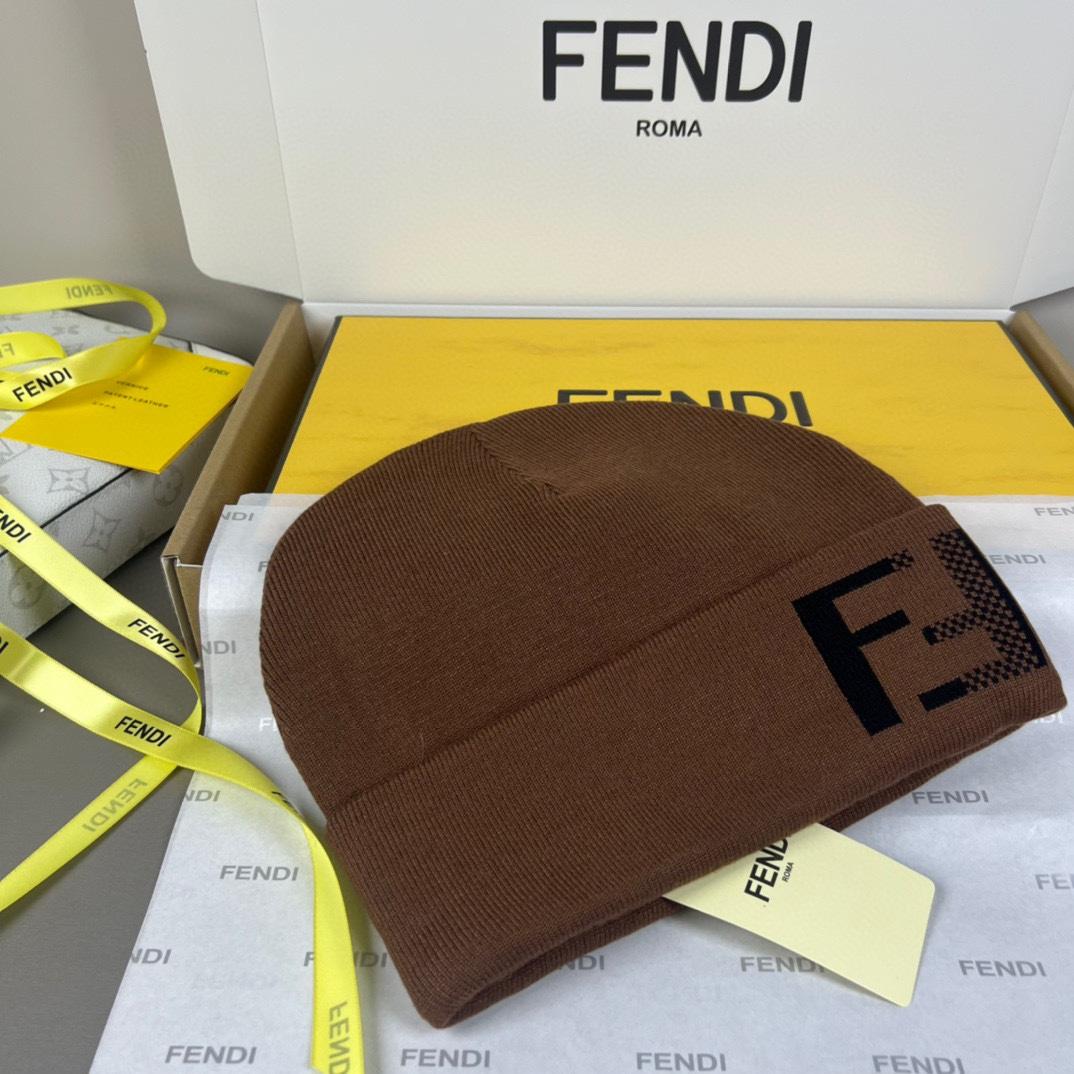 Fendi FF-jacquard Beanie - FashionPlug