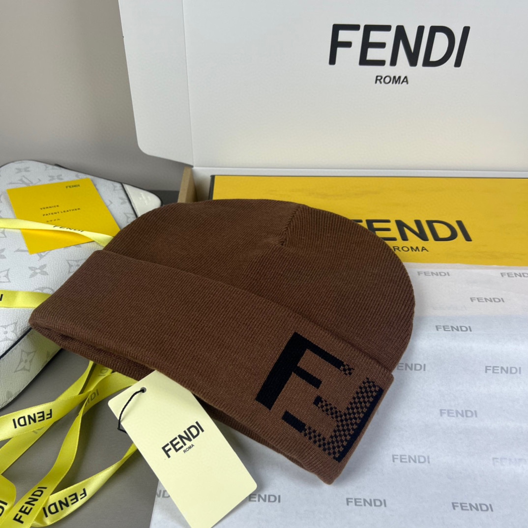 Fendi FF-jacquard Beanie - FashionPlug