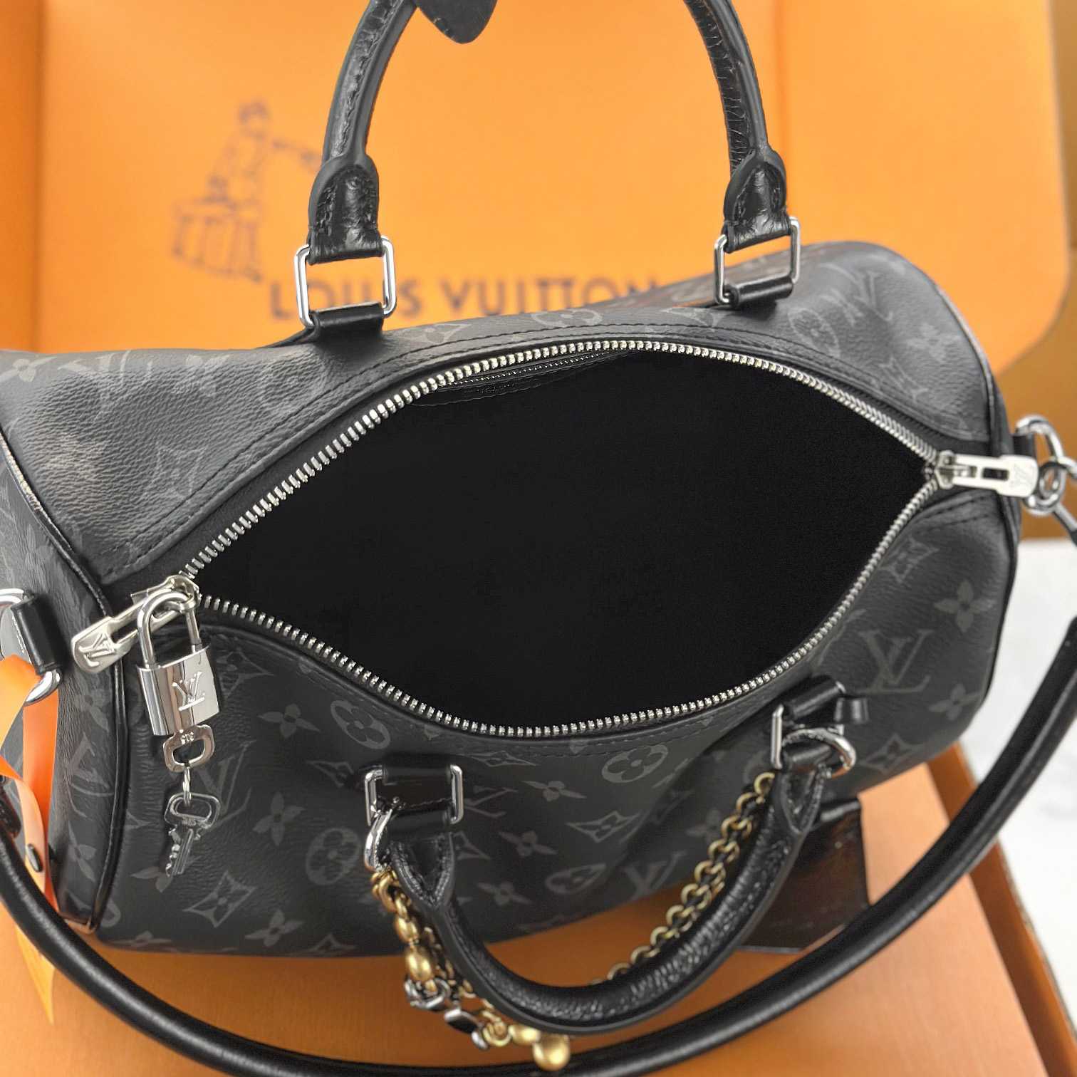 Louis Vuitton Speedy Soft 30   M15102 - FashionPlug