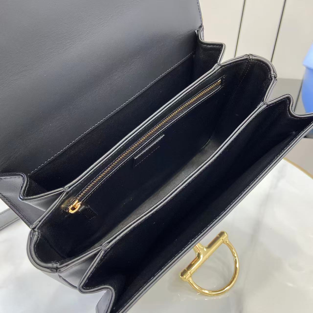 Gucci Siena Small Shoulder Bag - FashionPlug