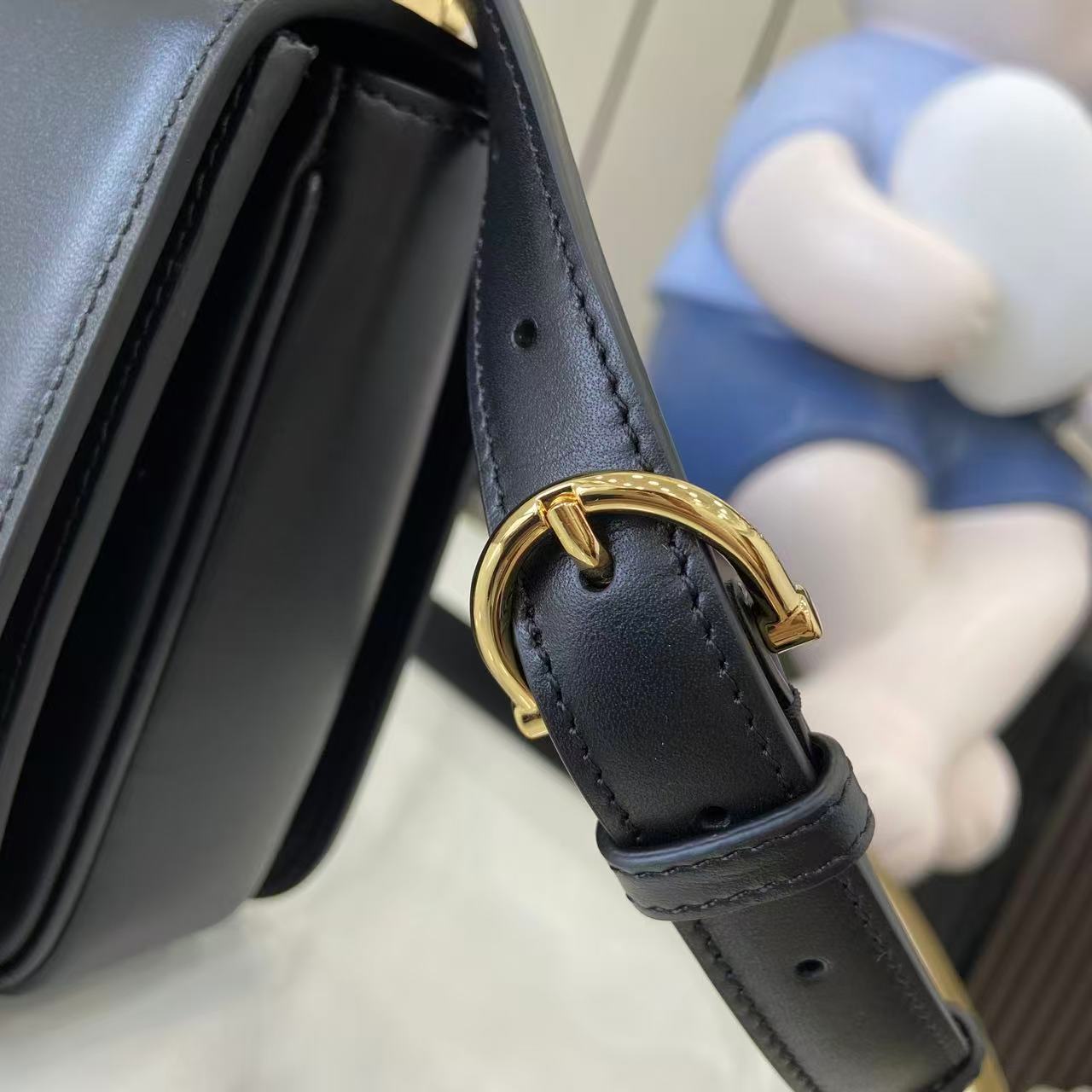 Gucci Siena Small Shoulder Bag - FashionPlug