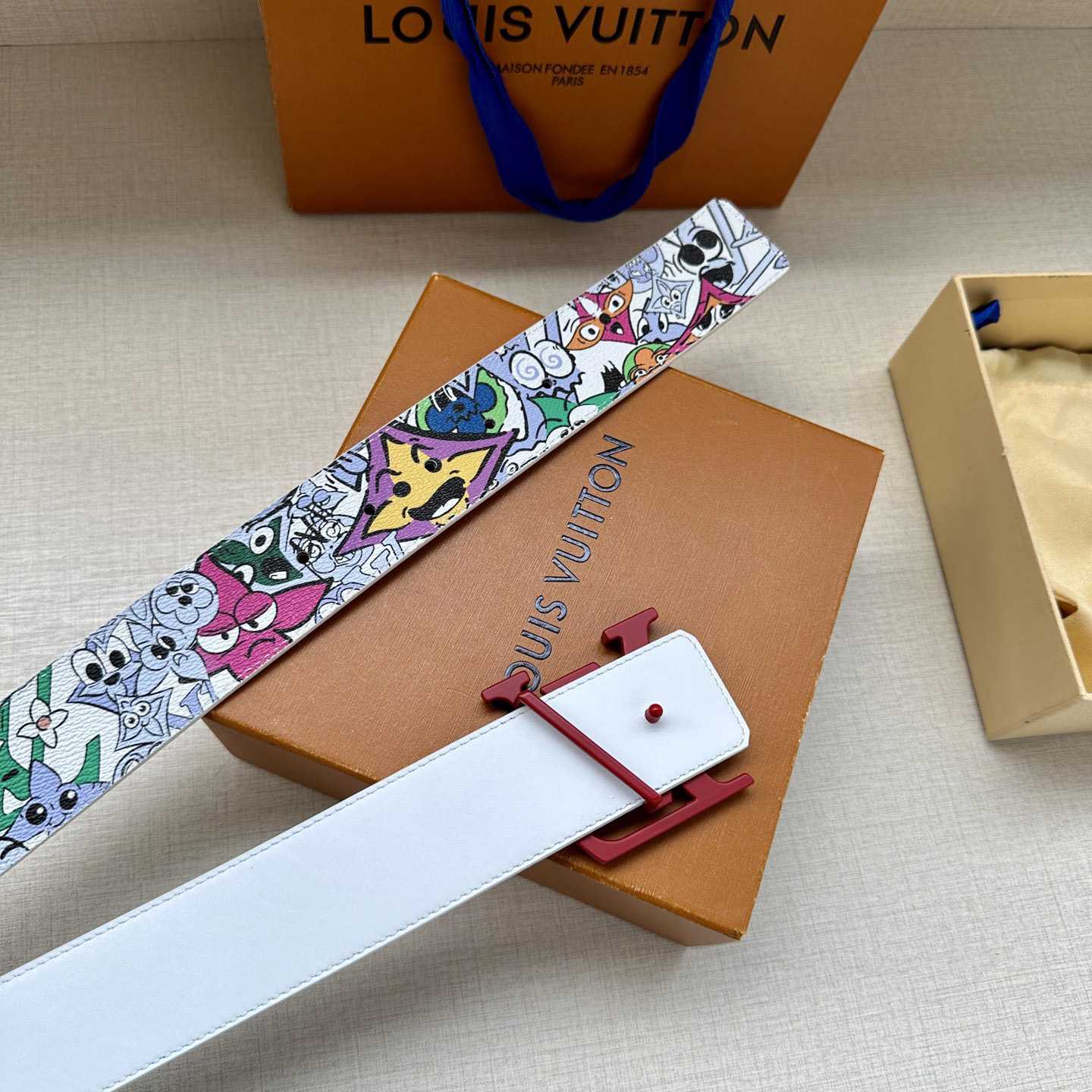 Louis Vuitton LV Initiales 40mm Reversible Belt   - FashionPlug