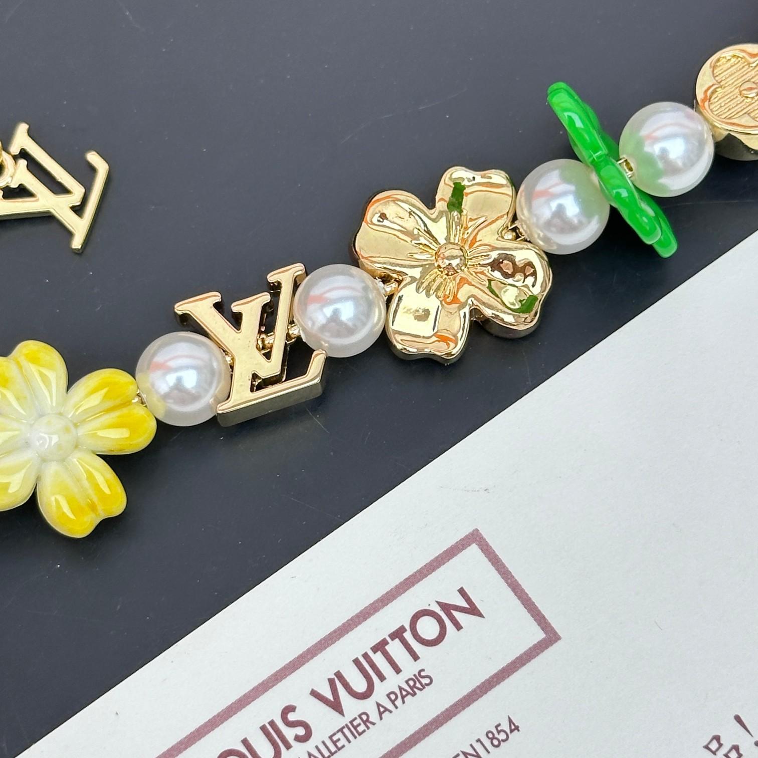 Louis Vuitton LV Surfin' Flower Necklace  - FashionPlug