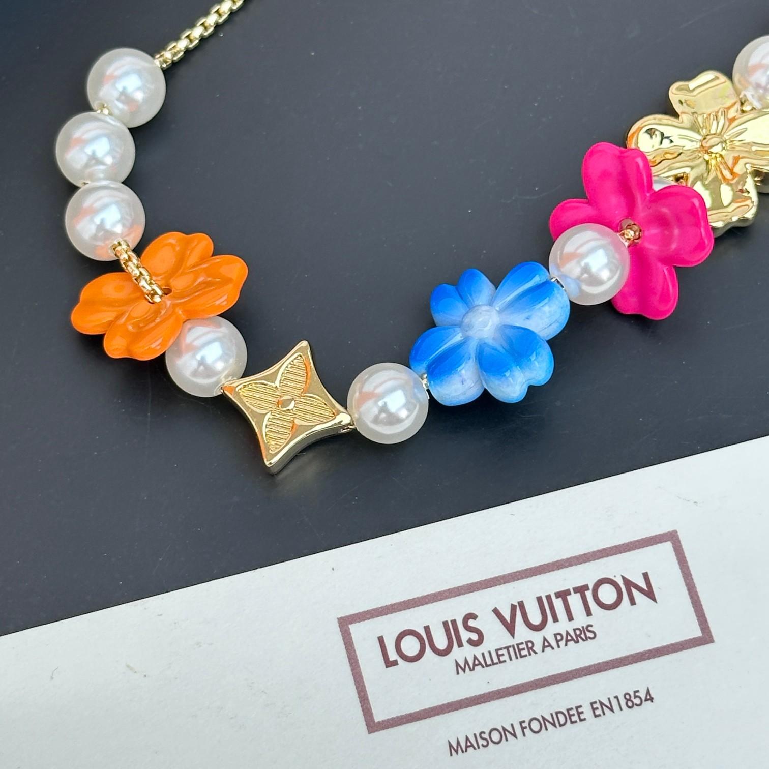 Louis Vuitton LV Surfin' Flower Necklace  - FashionPlug